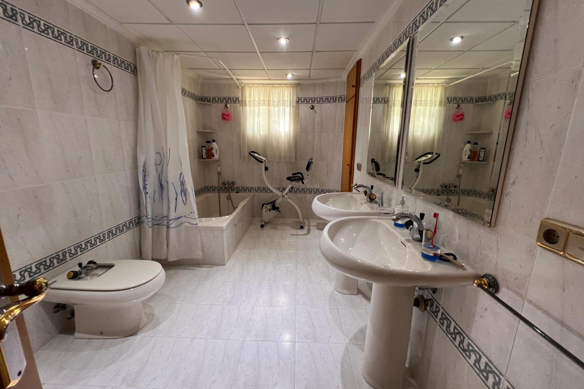 Resale - Villa -
Callosa de Segura - Callosa De Segura