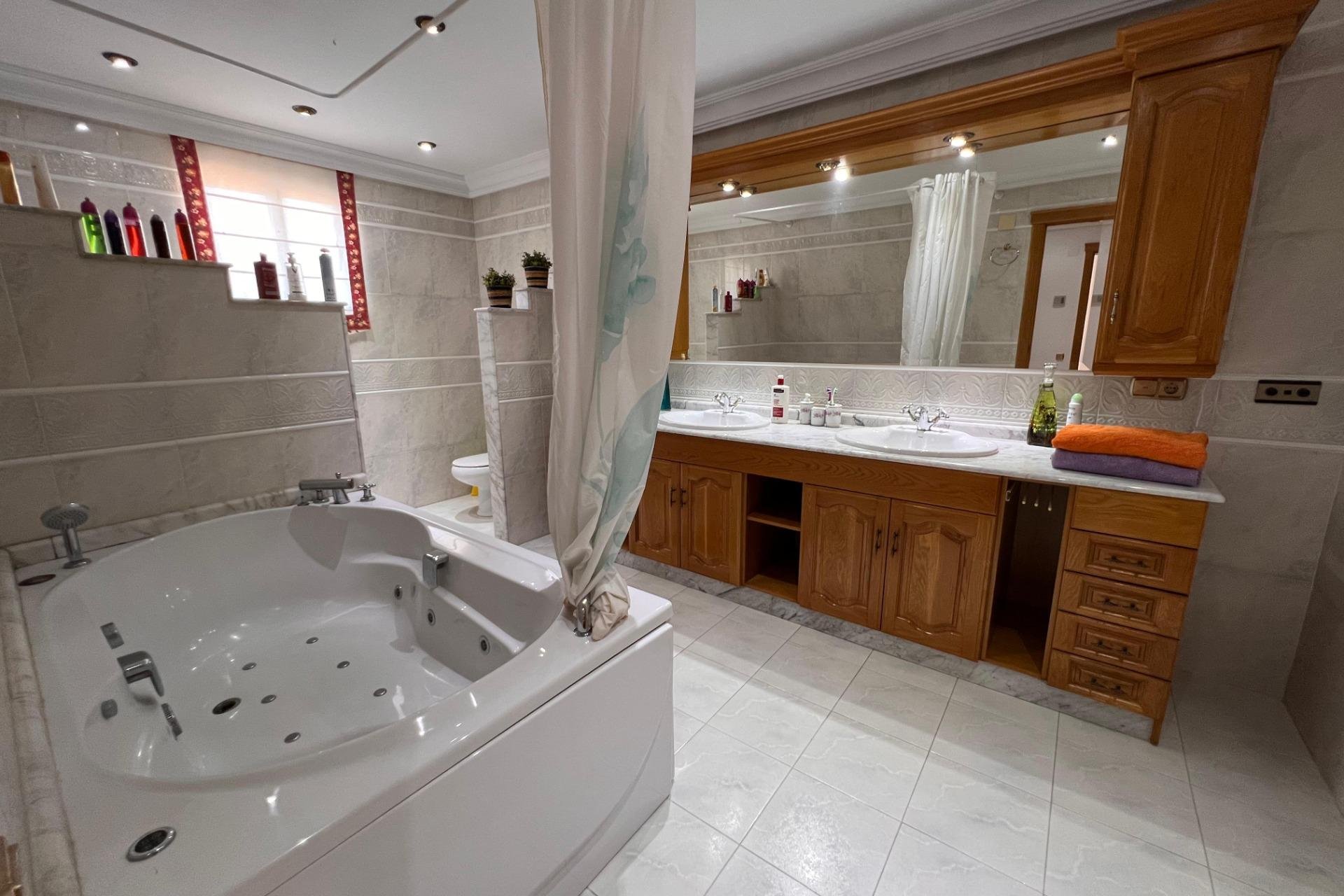 Resale - Villa -
Callosa de Segura - Callosa De Segura