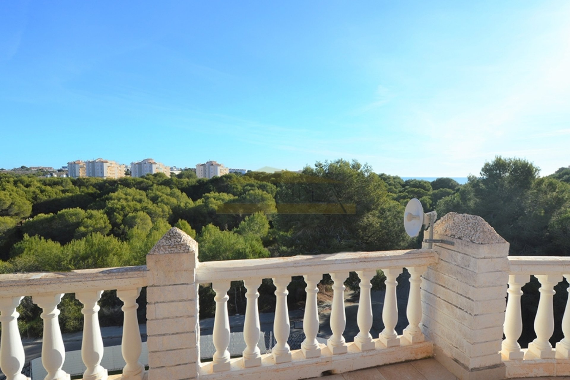 Resale - Villa -
Campoamor - Costa Blanca