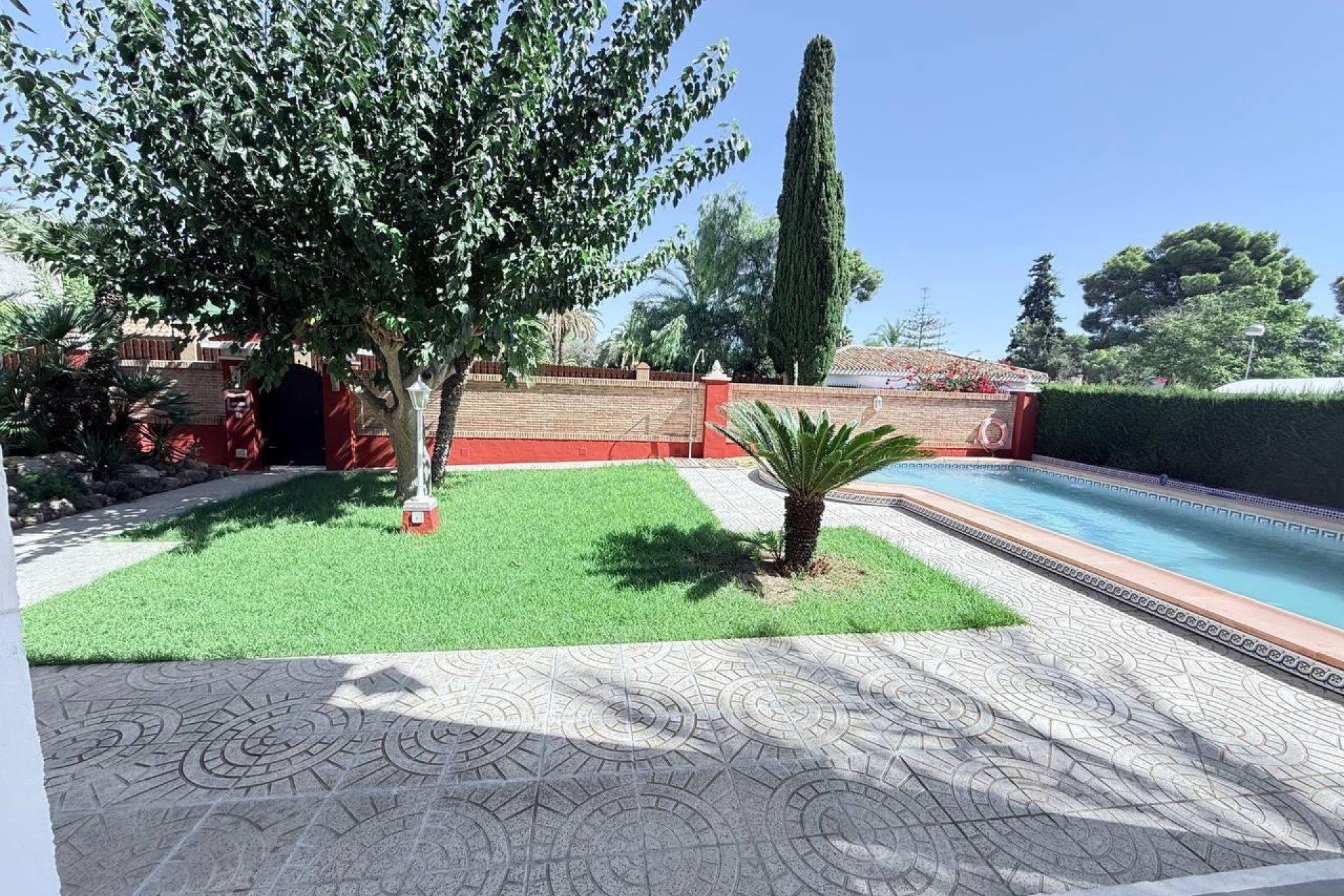 Resale - Villa -
Campoamor