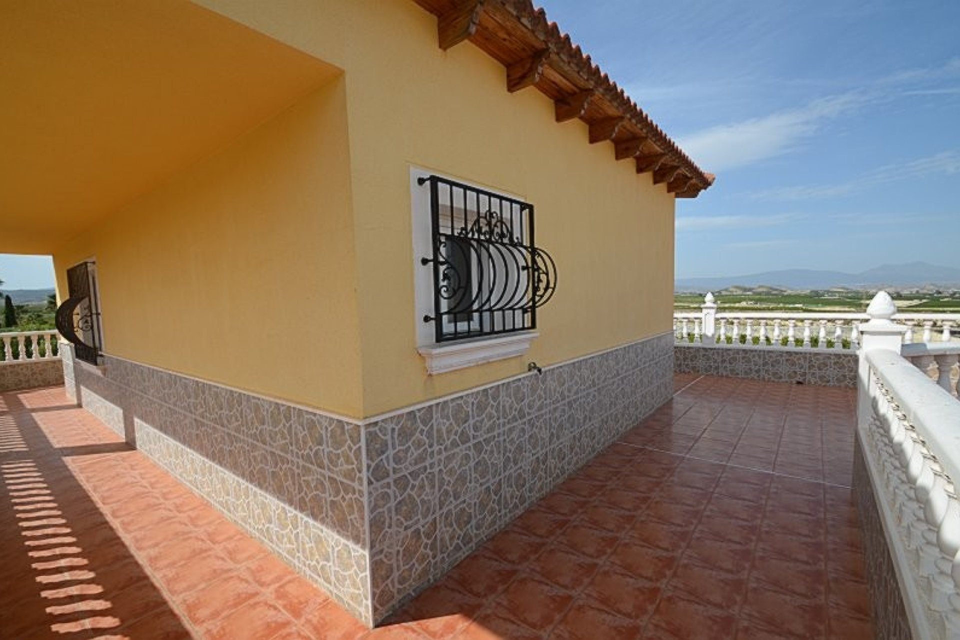 Resale - Villa -
Campos del Río - Inland