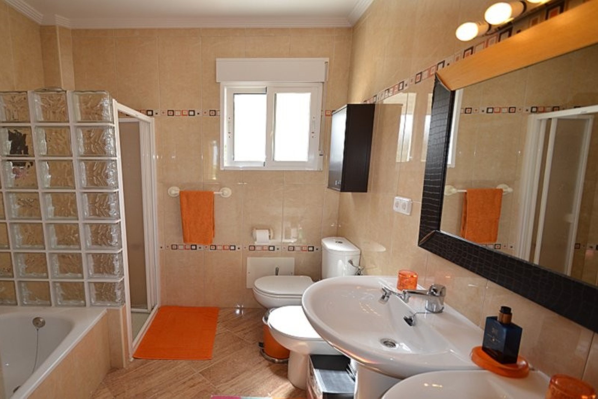 Resale - Villa -
Campos del Río - Inland