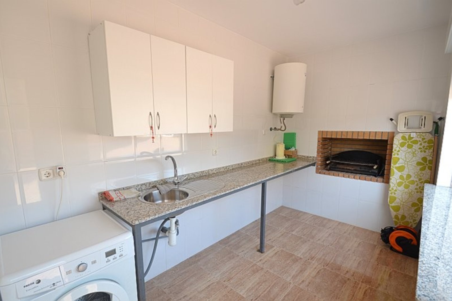 Resale - Villa -
Campos del Río - Inland