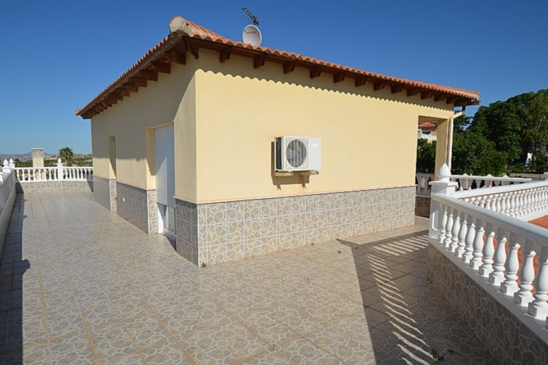 Resale - Villa -
Campos del Río - Inland