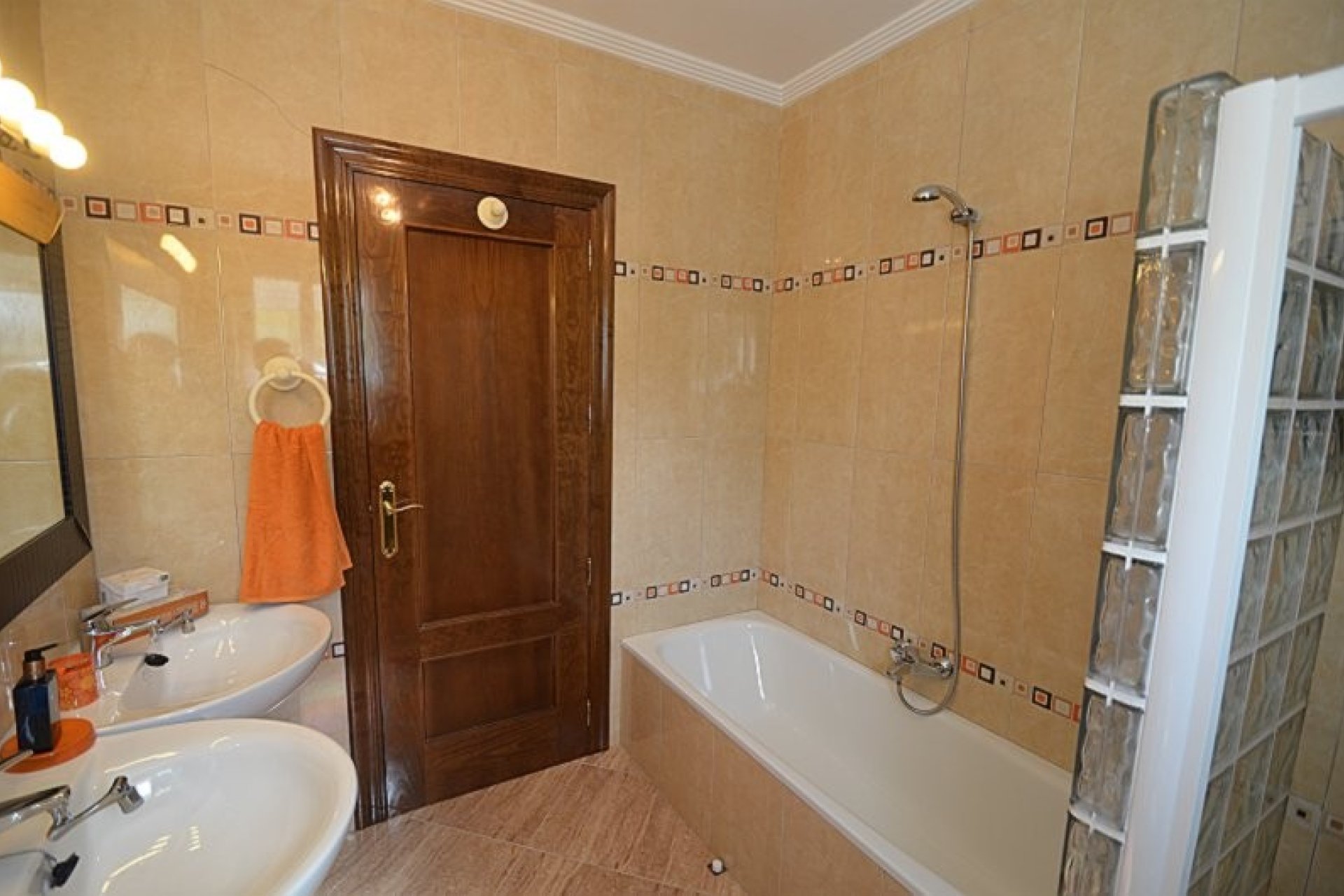 Resale - Villa -
Campos del Río - Inland