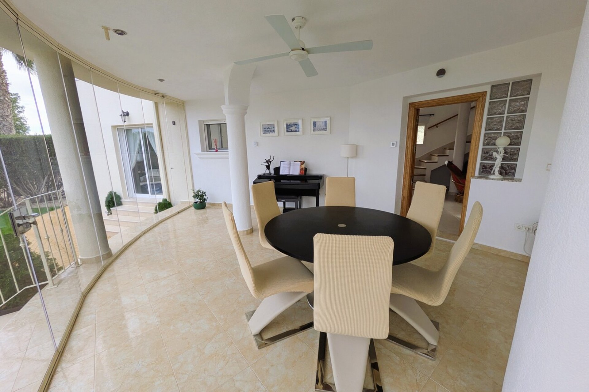 Resale - Villa -
Campos del Río