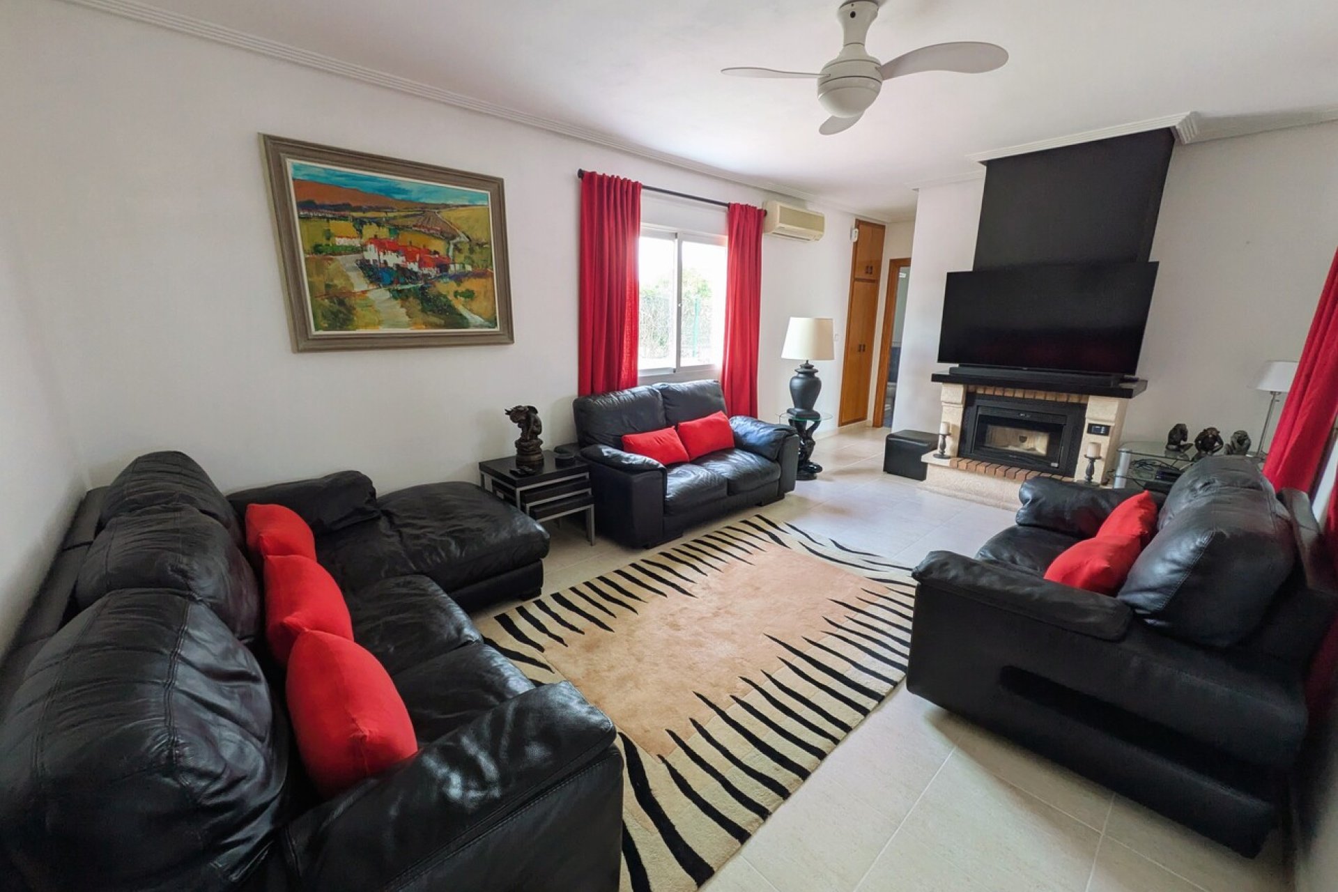 Resale - Villa -
Campos del Río