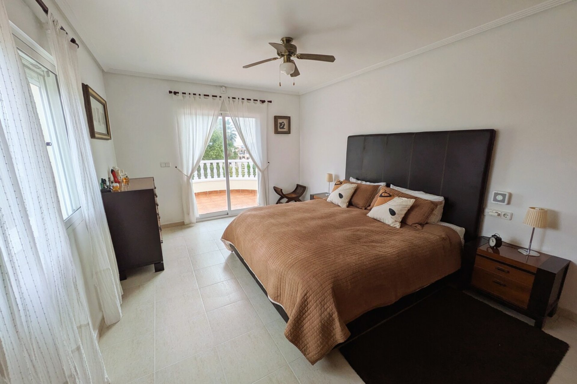 Resale - Villa -
Campos del Río