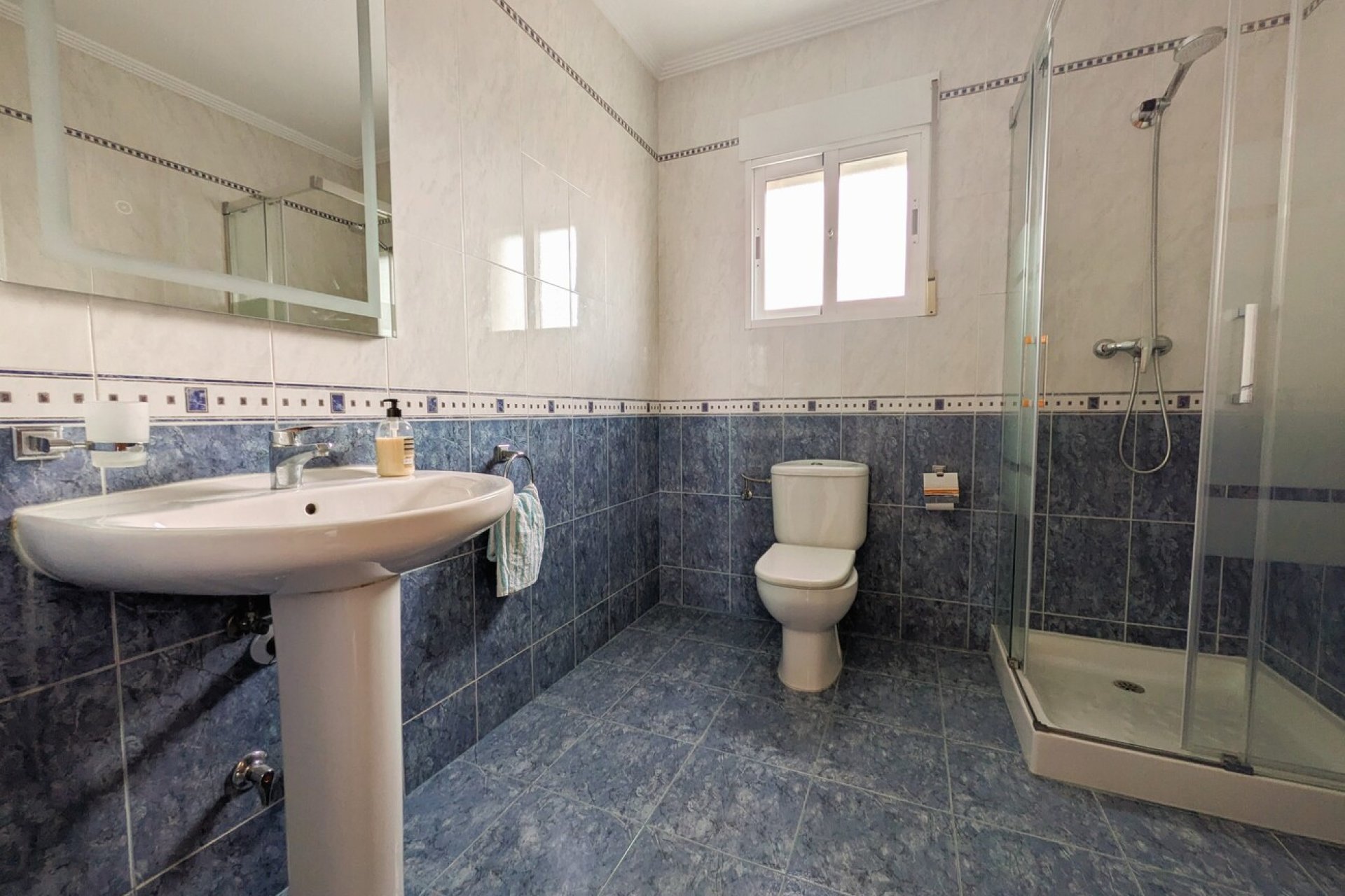 Resale - Villa -
Campos del Río