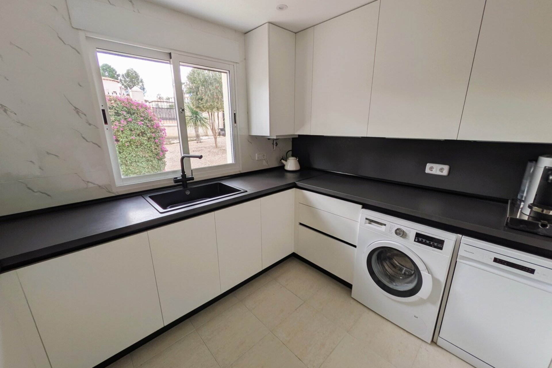 Resale - Villa -
Campos del Río