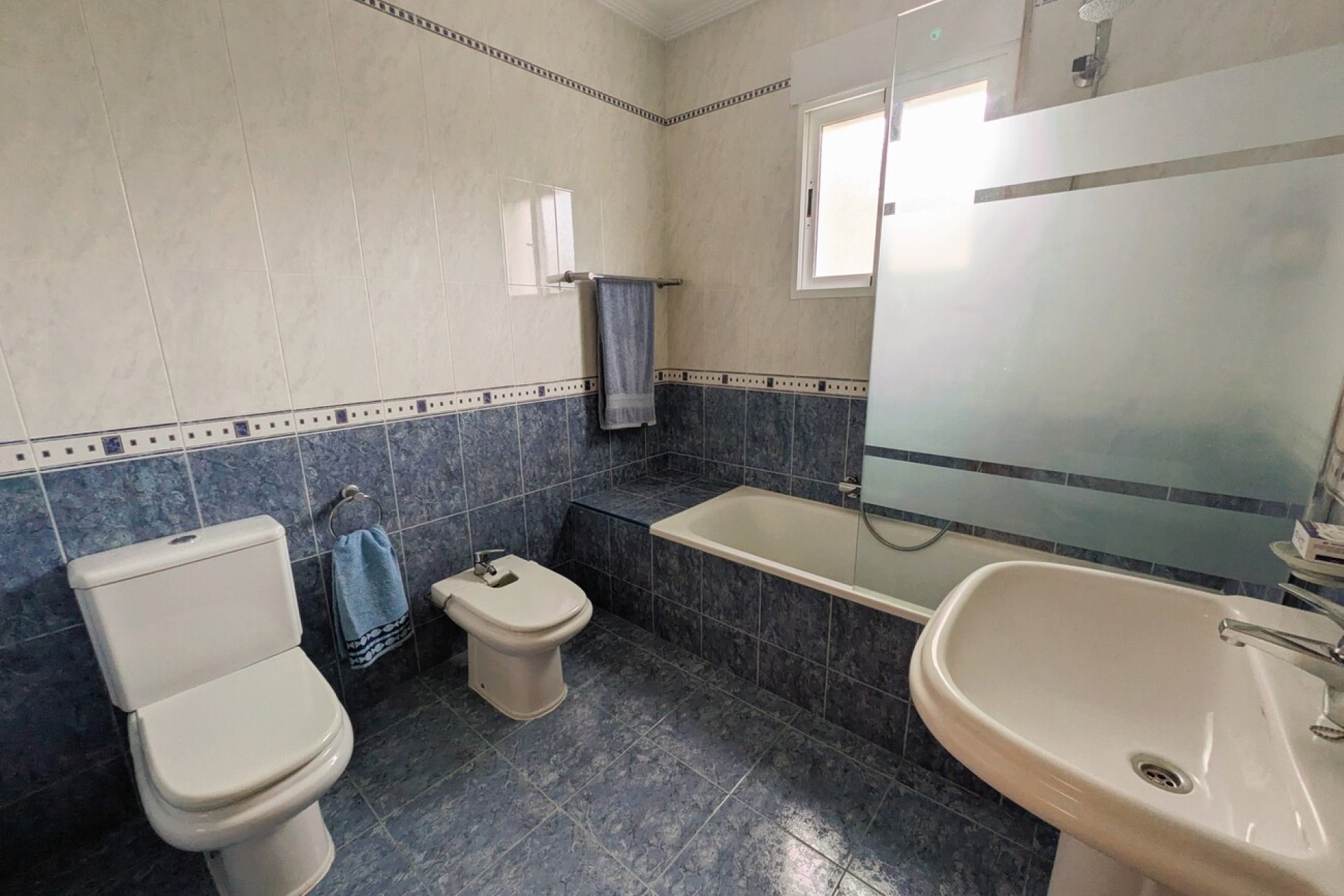 Resale - Villa -
Campos del Río