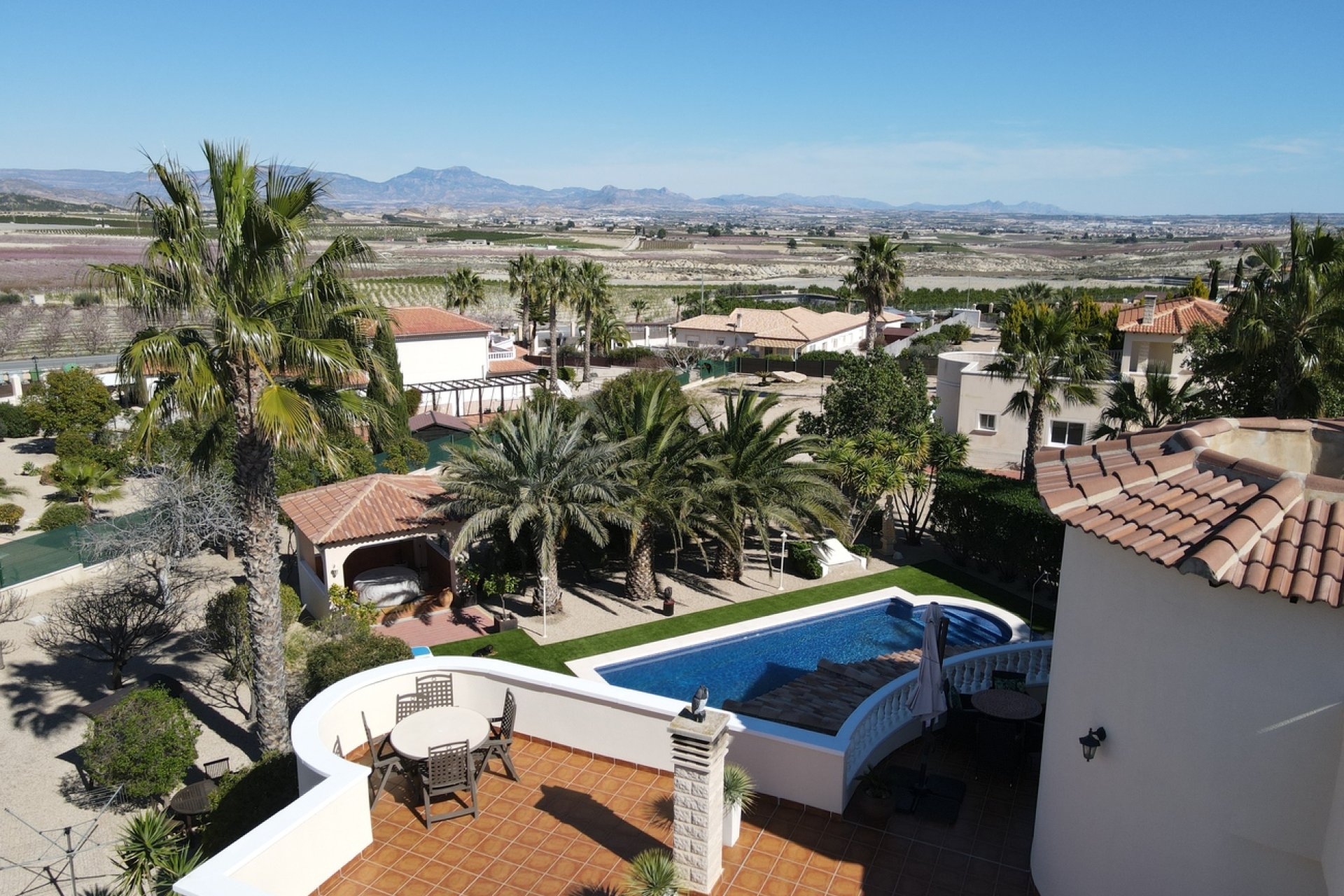 Resale - Villa -
Campos del Río