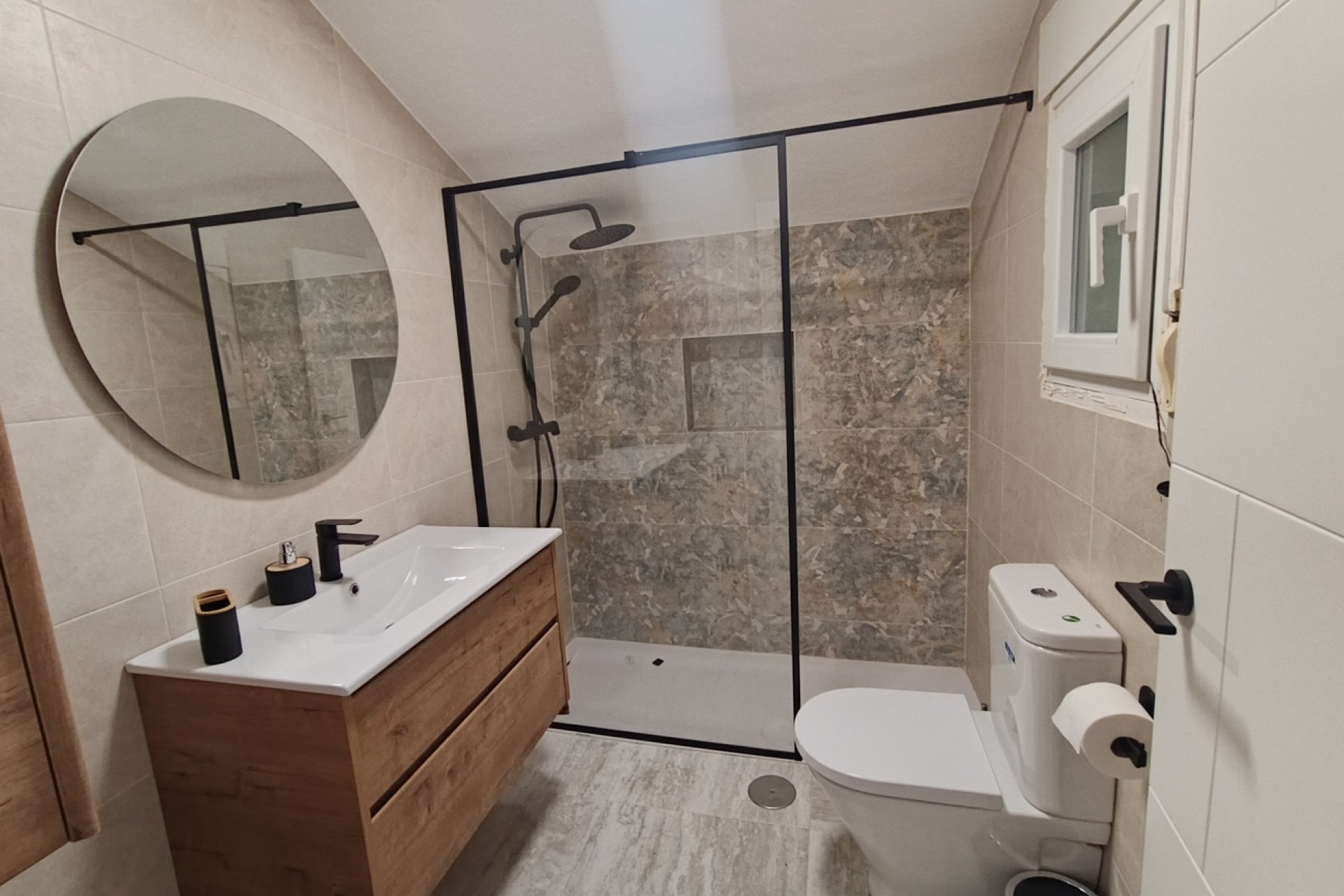 Resale - Villa -
Canadas De San Pedro - Inland