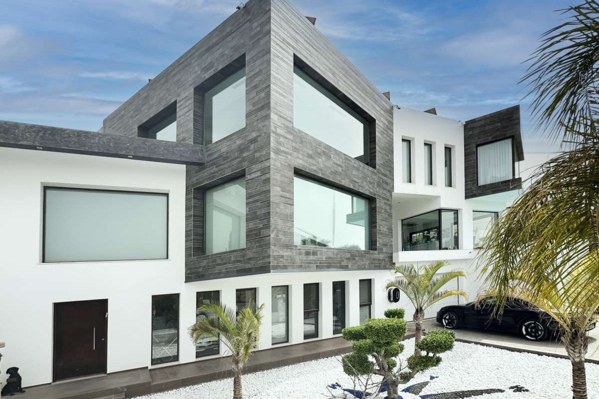 Resale - Villa -
Cansalades - Costa Blanca
