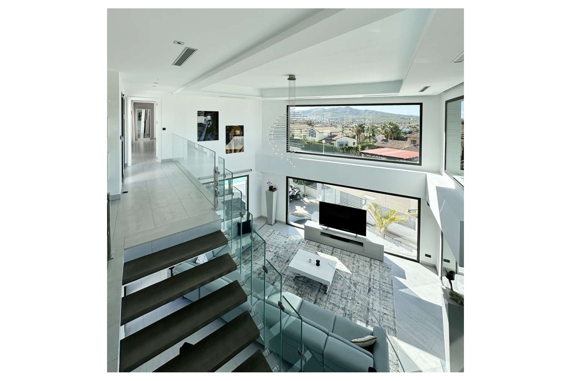 Resale - Villa -
Cansalades - Costa Blanca