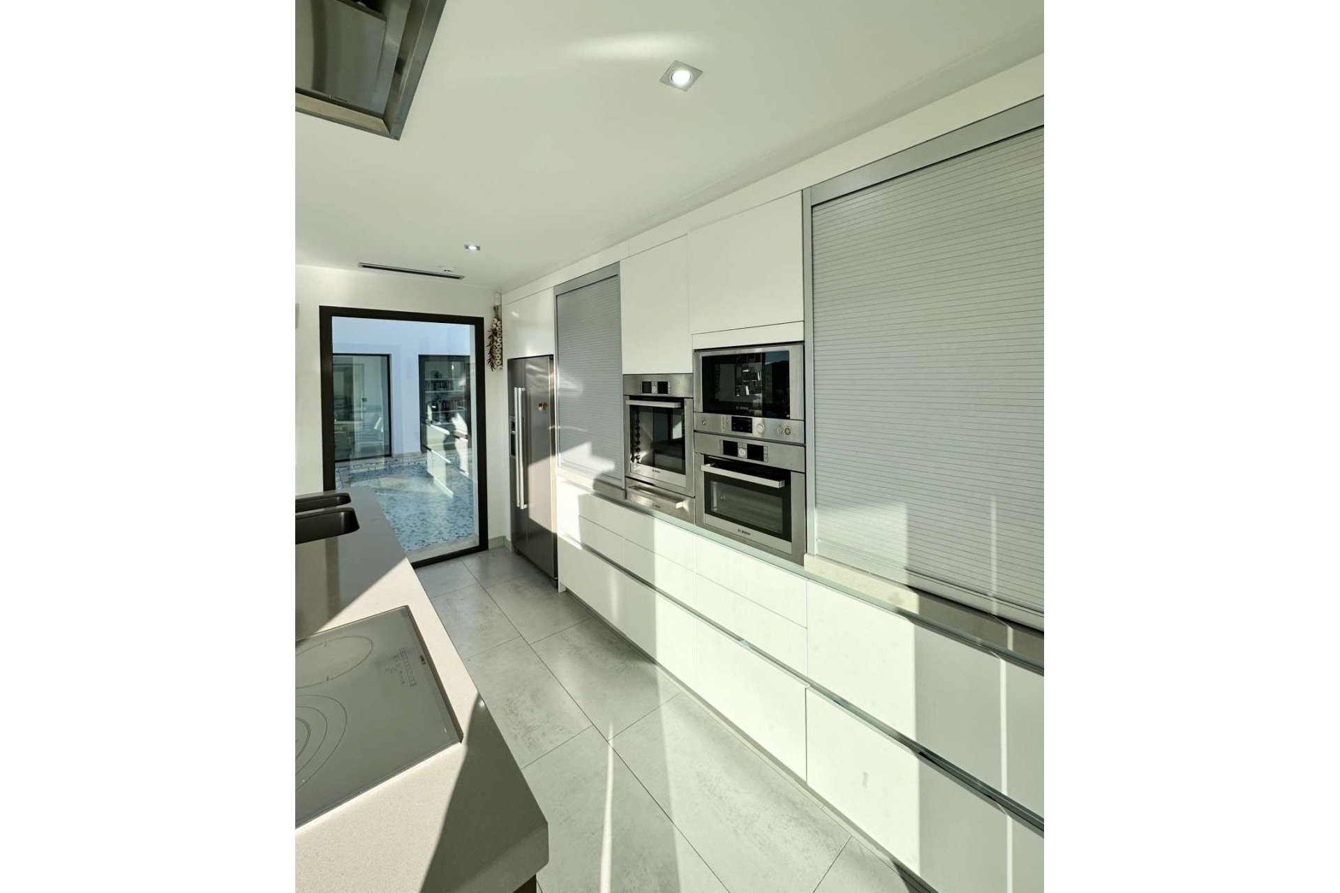 Resale - Villa -
Cansalades - Costa Blanca