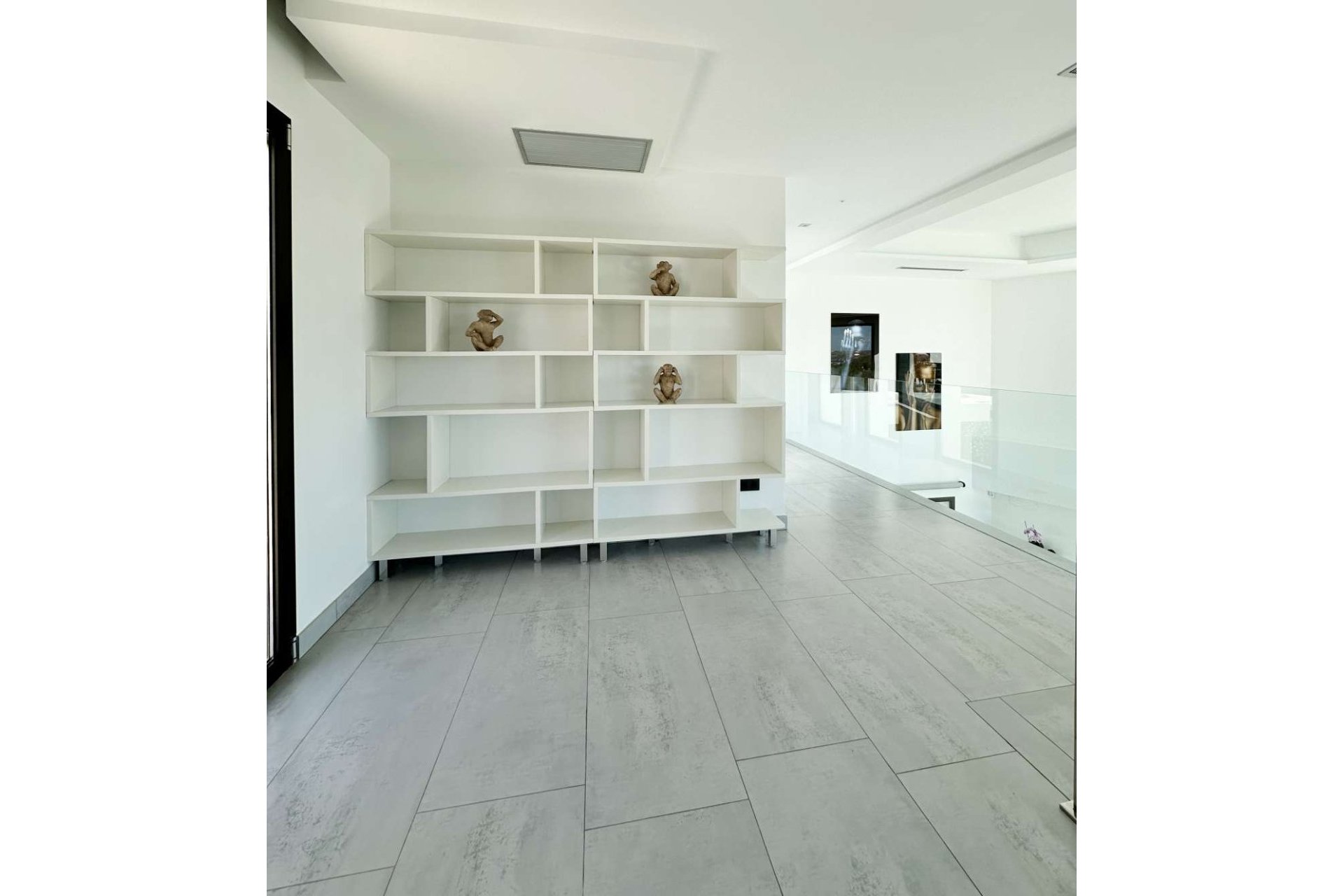 Resale - Villa -
Cansalades - Costa Blanca