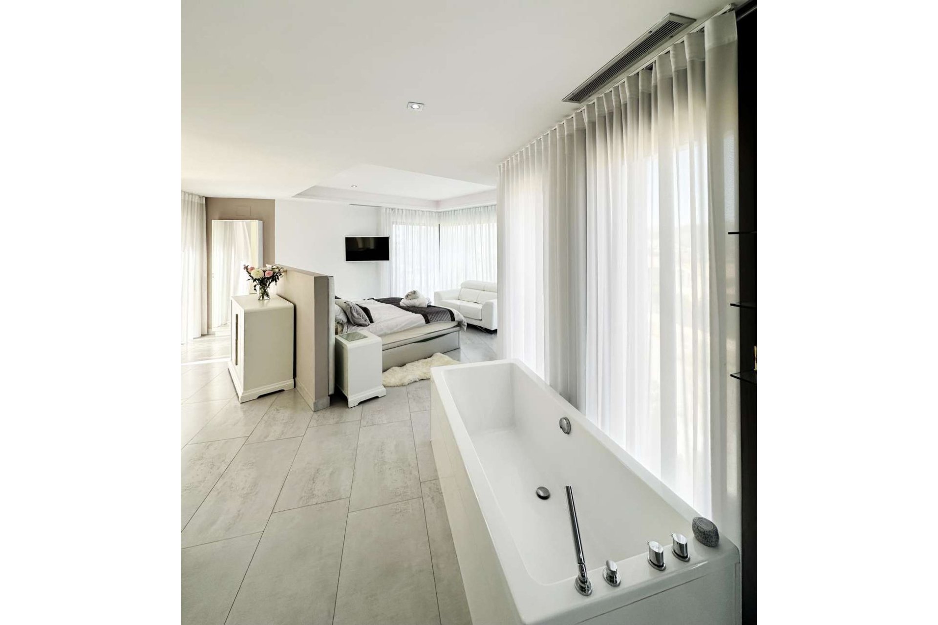 Resale - Villa -
Cansalades - Costa Blanca