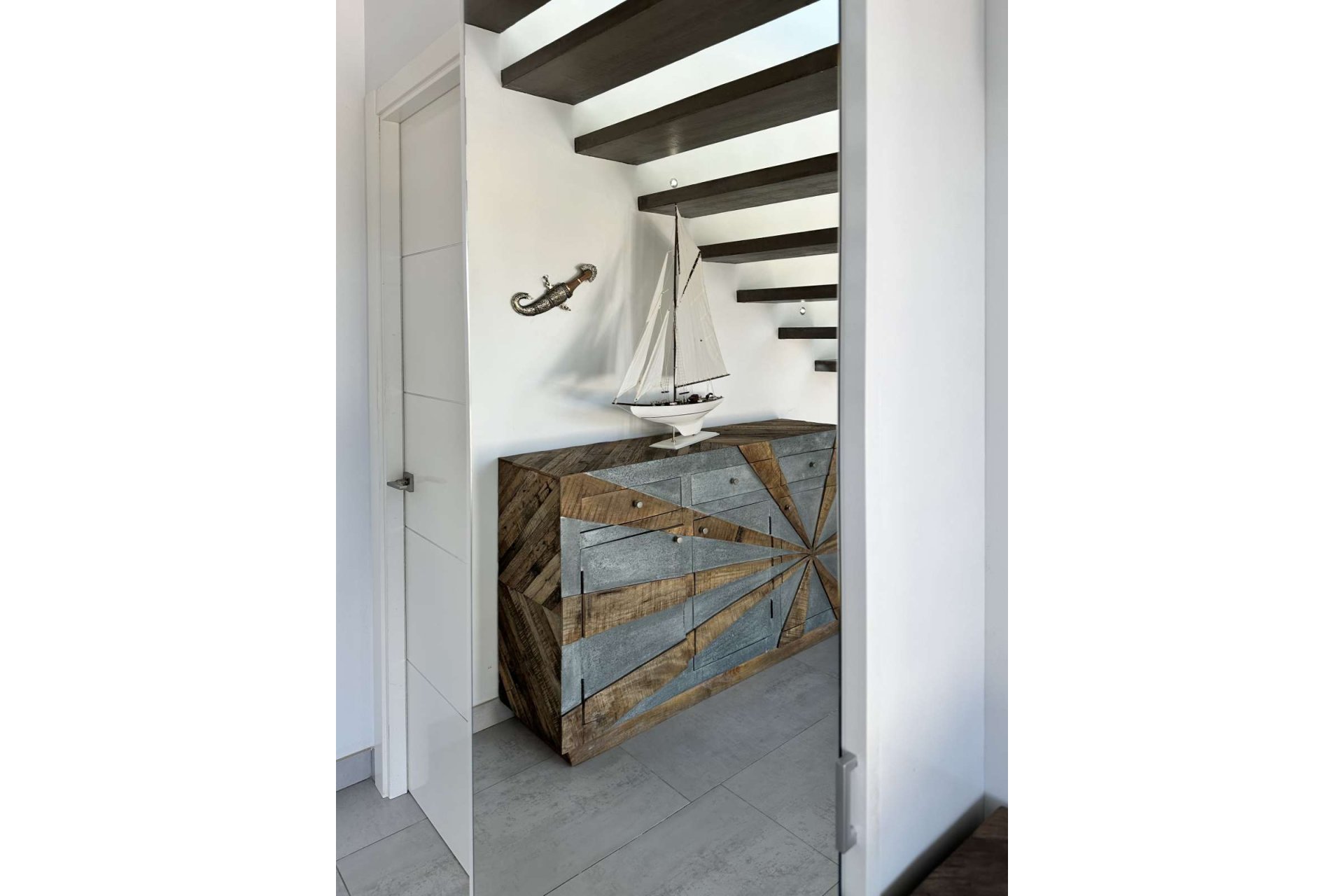 Resale - Villa -
Cansalades - Costa Blanca