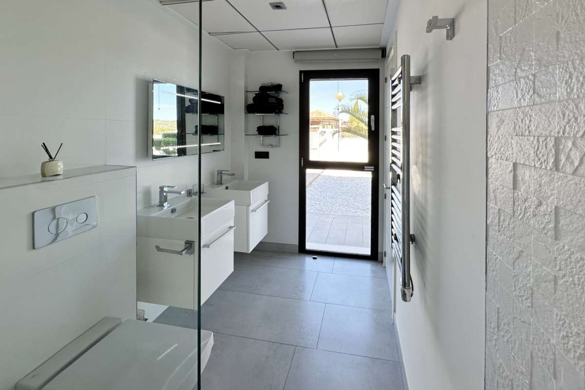Resale - Villa -
Cansalades - Costa Blanca