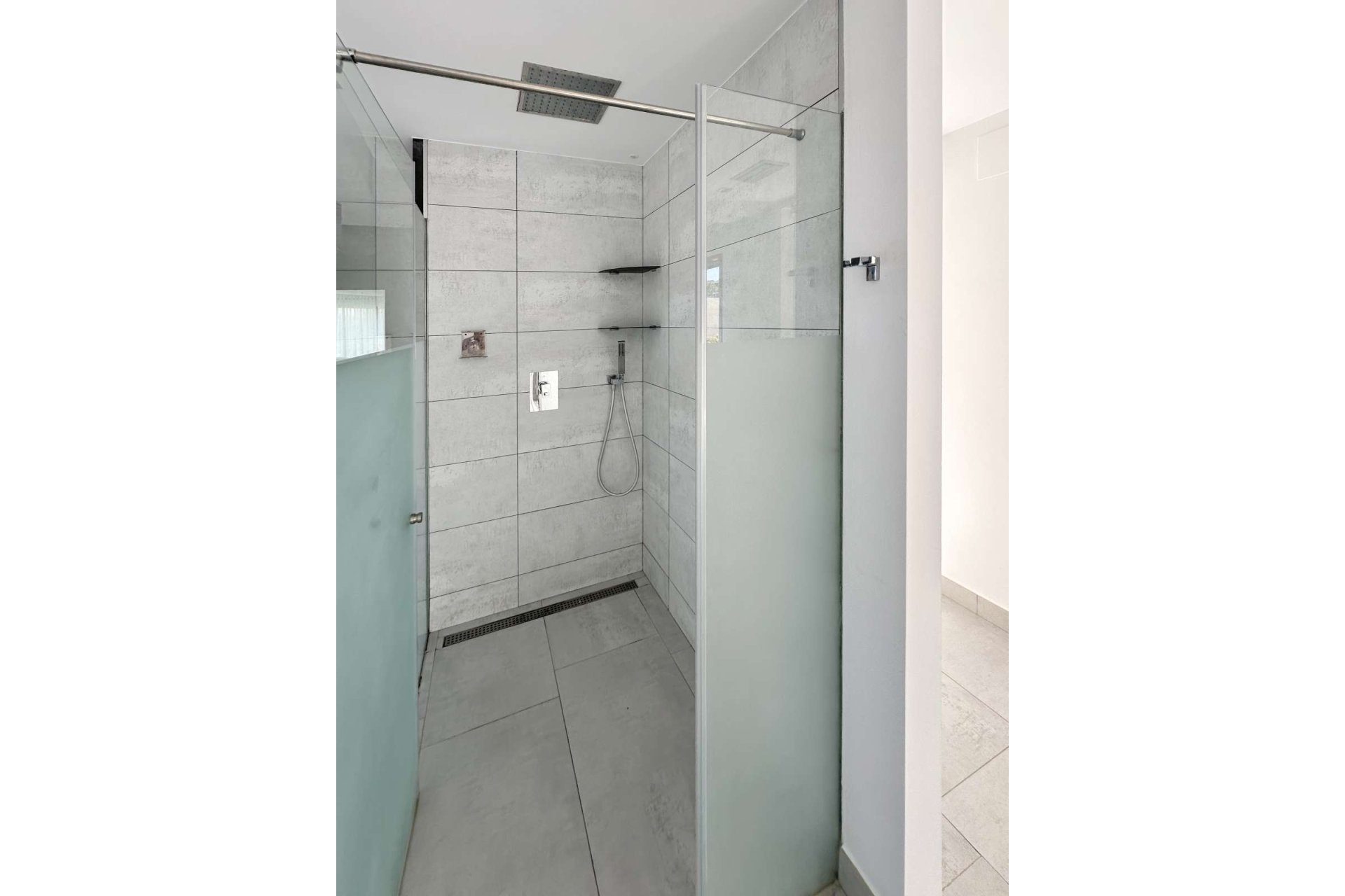 Resale - Villa -
Cansalades - Costa Blanca