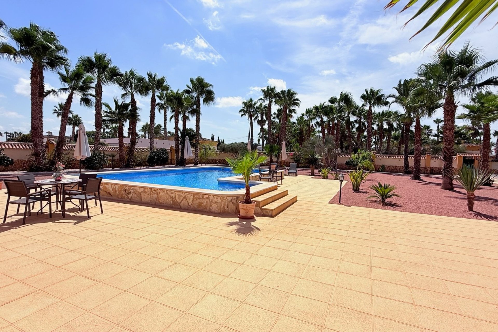 Resale - Villa -
Catral - Costa Blanca