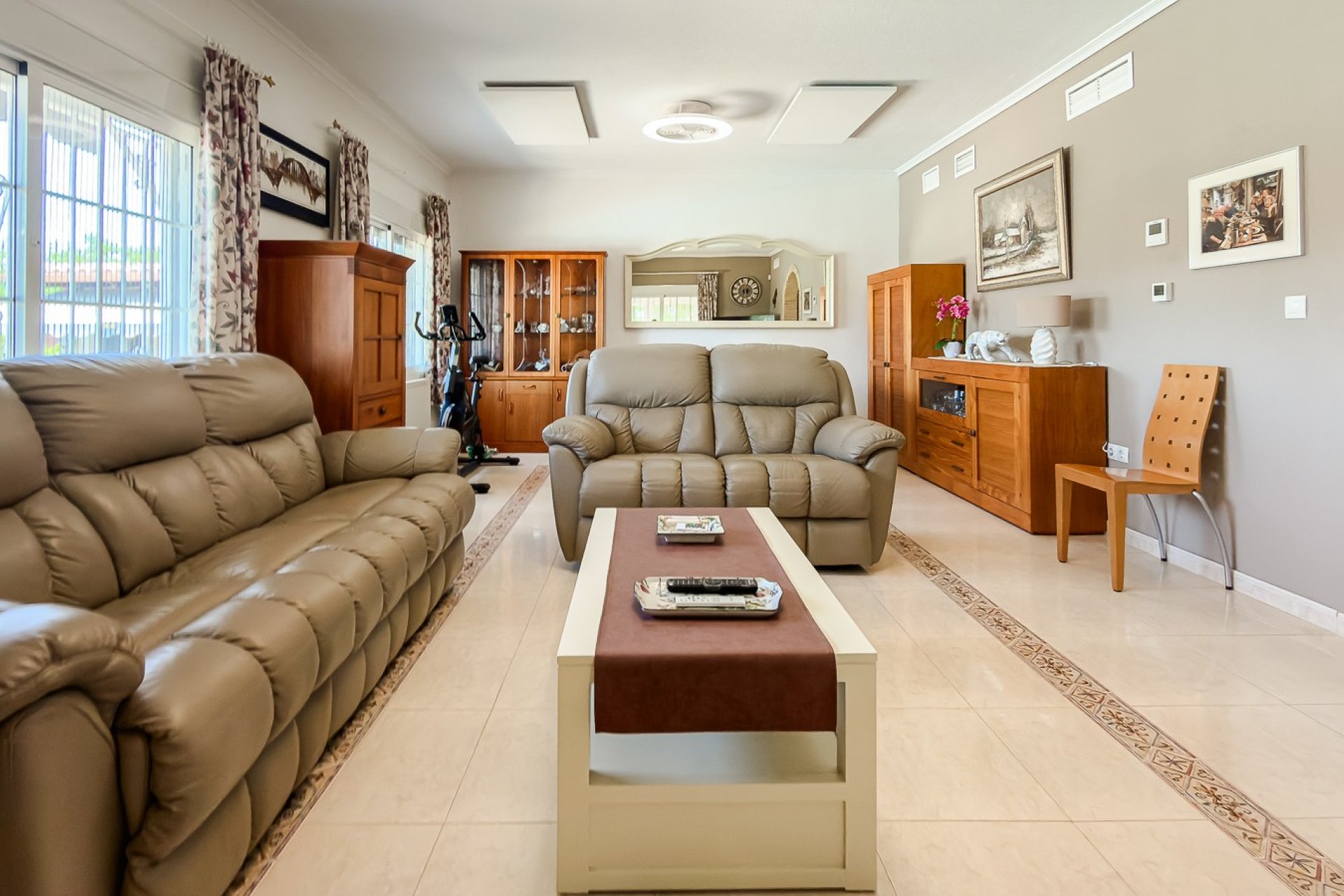 Resale - Villa -
Catral - Costa Blanca