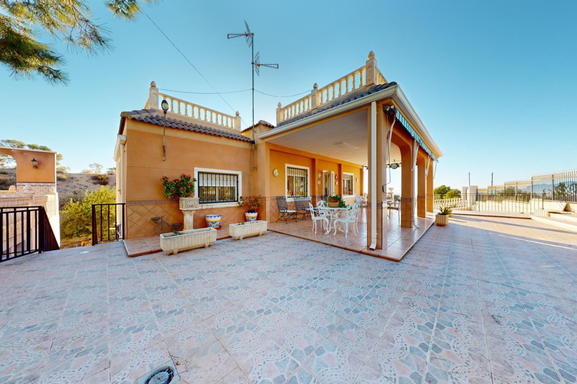 Resale - Villa -
Crevillent - Inland
