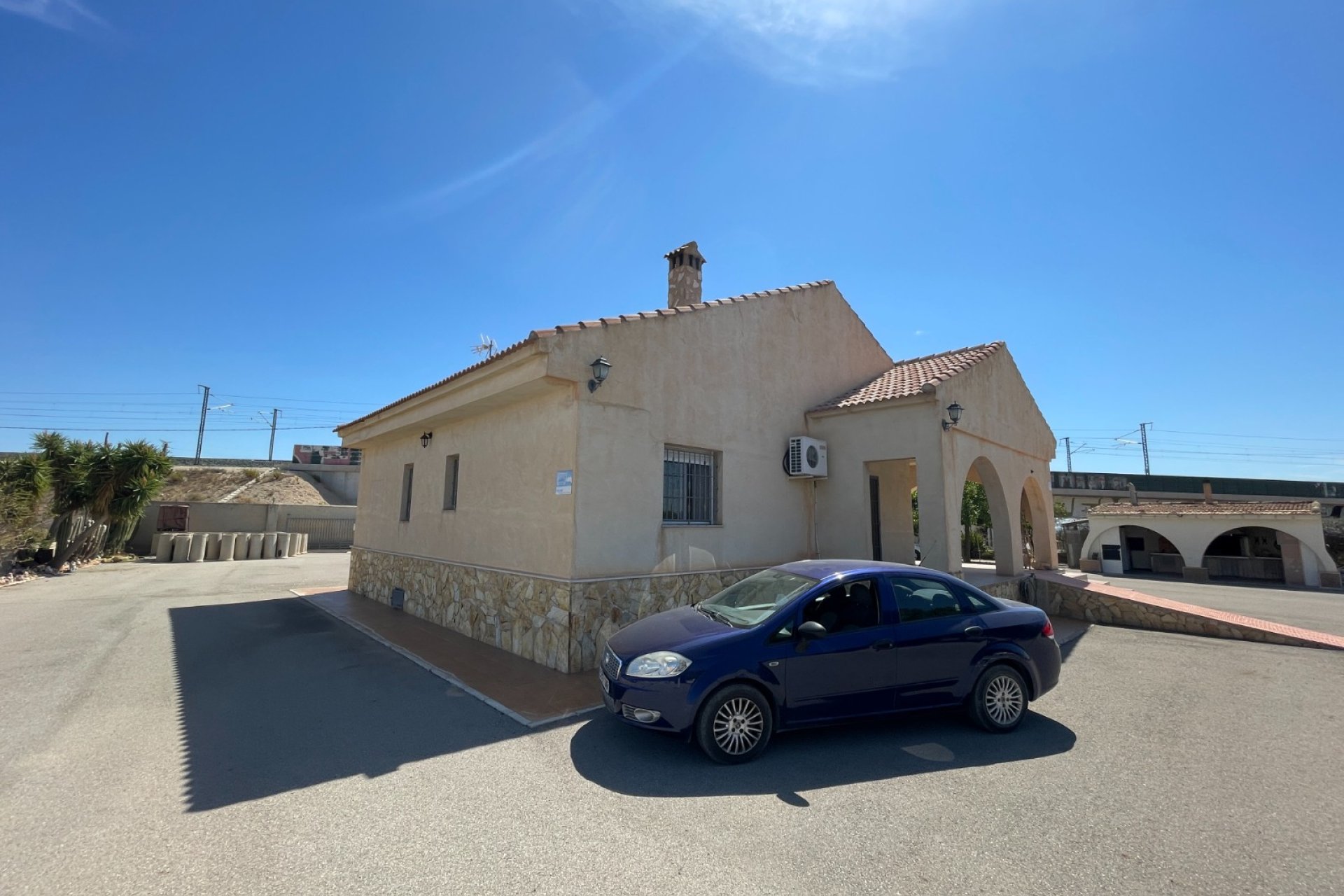 Resale - Villa -
Crevillent - Inland