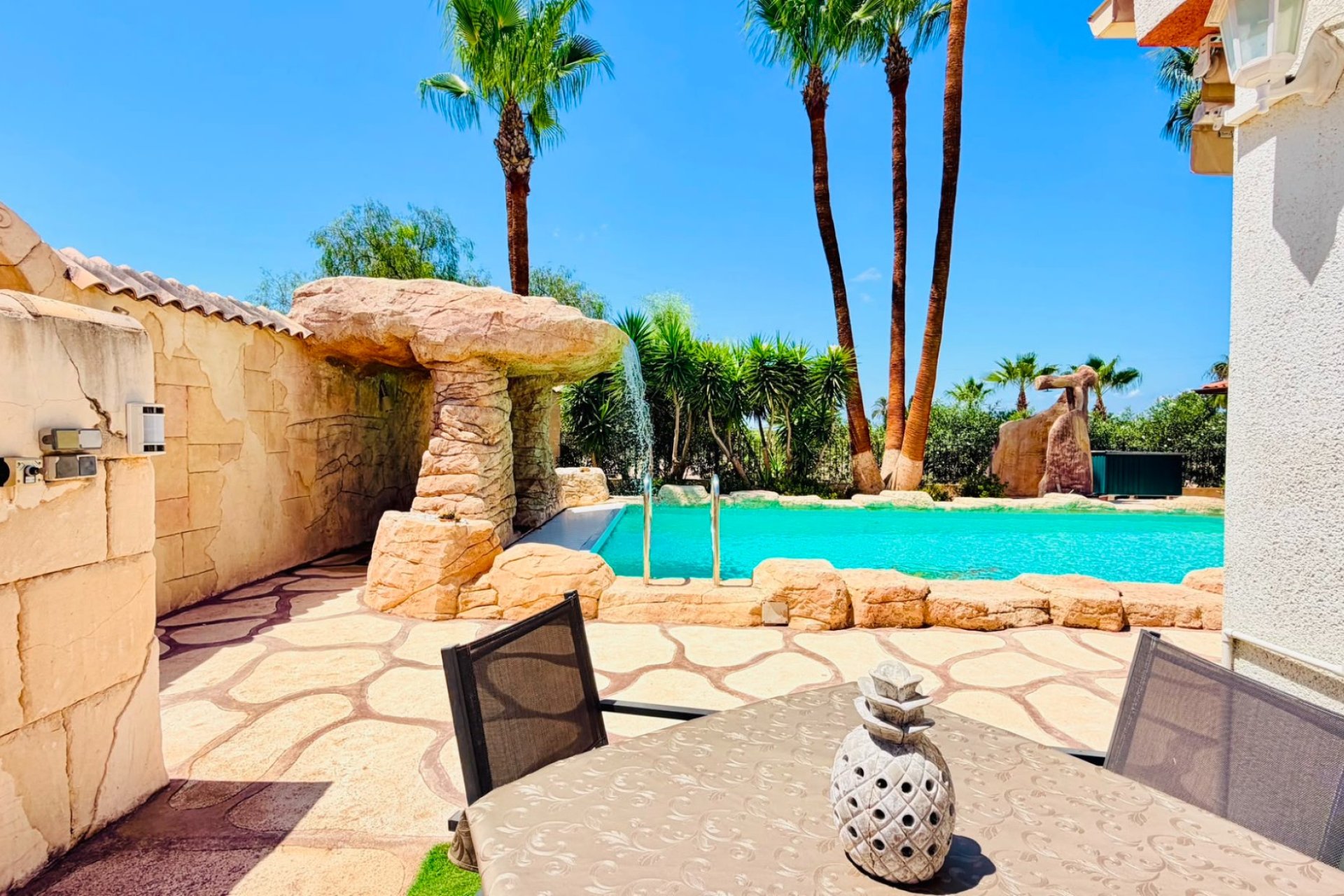 Resale - Villa -
Daya Vieja - Costa Blanca