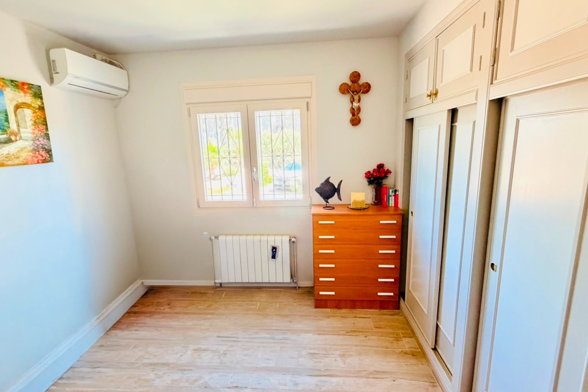 Resale - Villa -
Daya Vieja - Costa Blanca