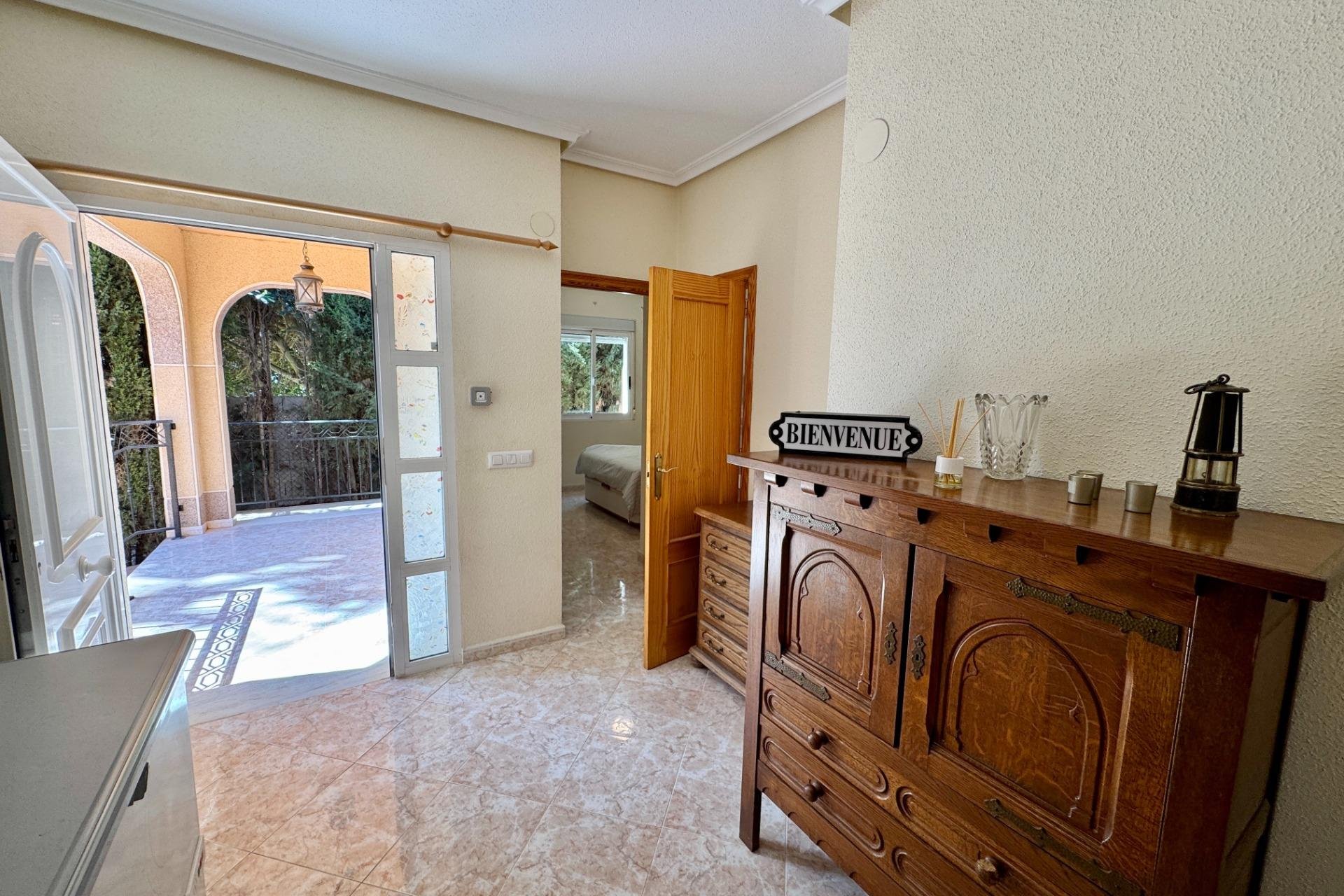 Resale - Villa -
Dolores - Cmno. Escorredor