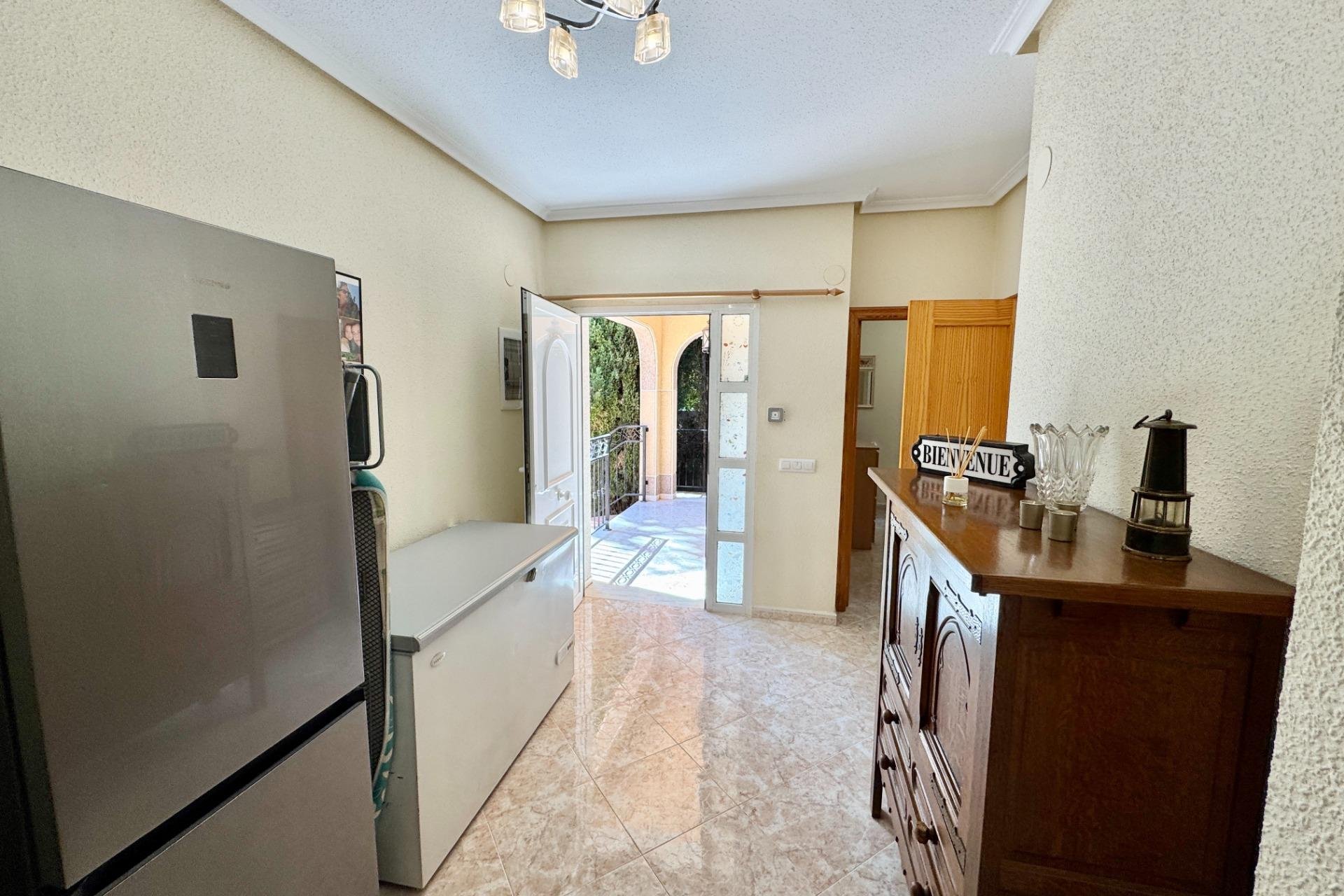 Resale - Villa -
Dolores - Cmno. Escorredor