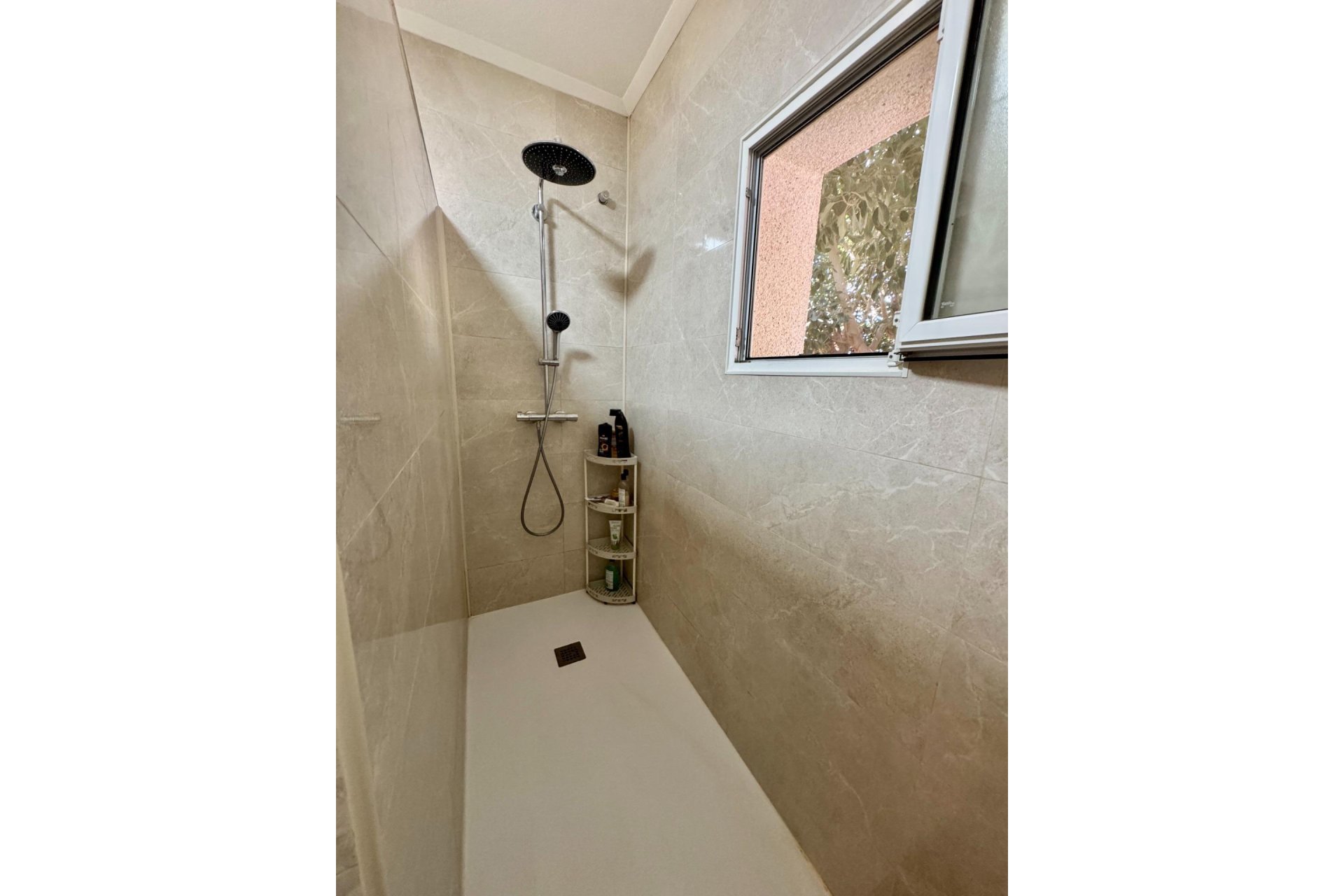 Resale - Villa -
Dolores - Cmno. Escorredor