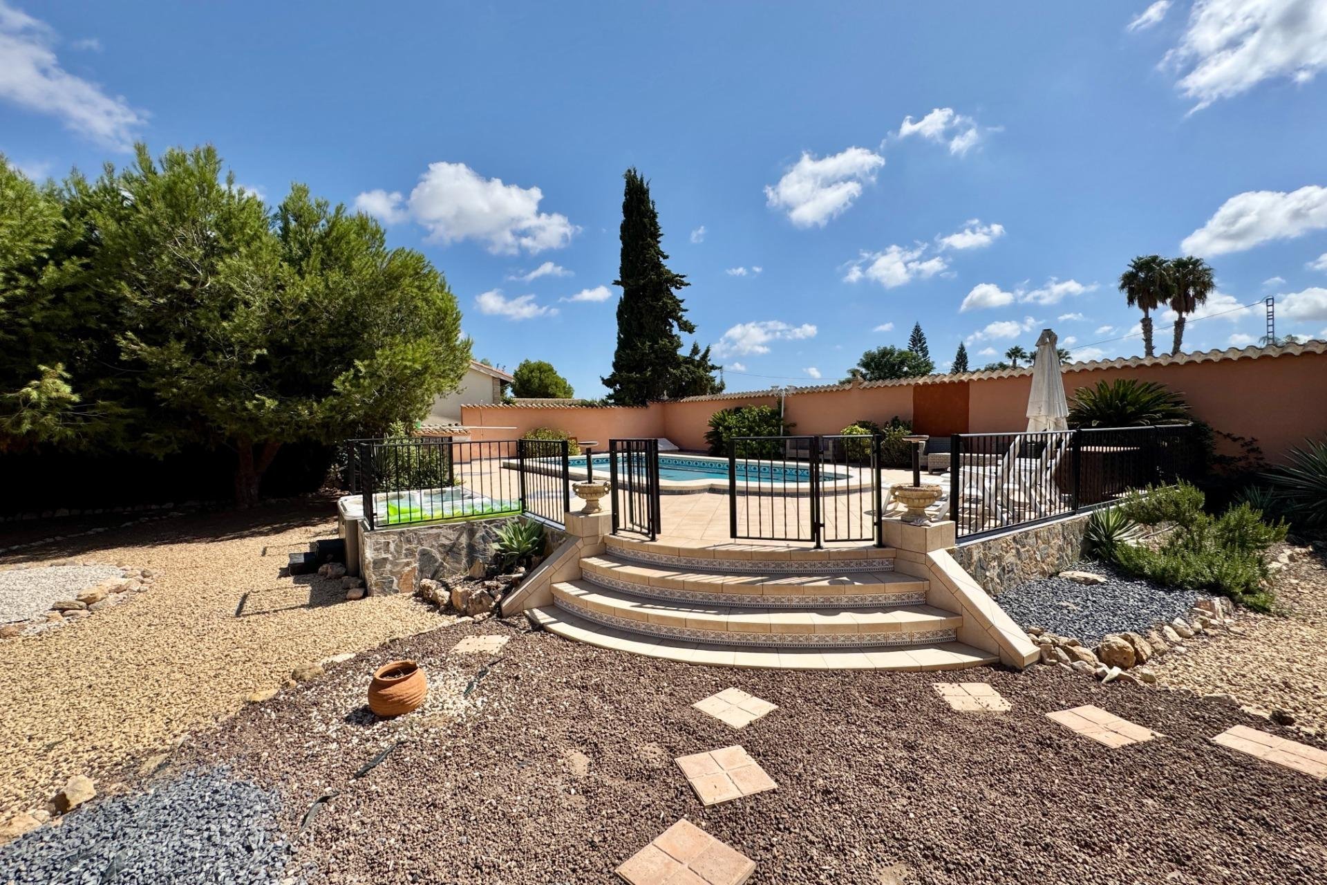 Resale - Villa -
Dolores - Cmno. Escorredor