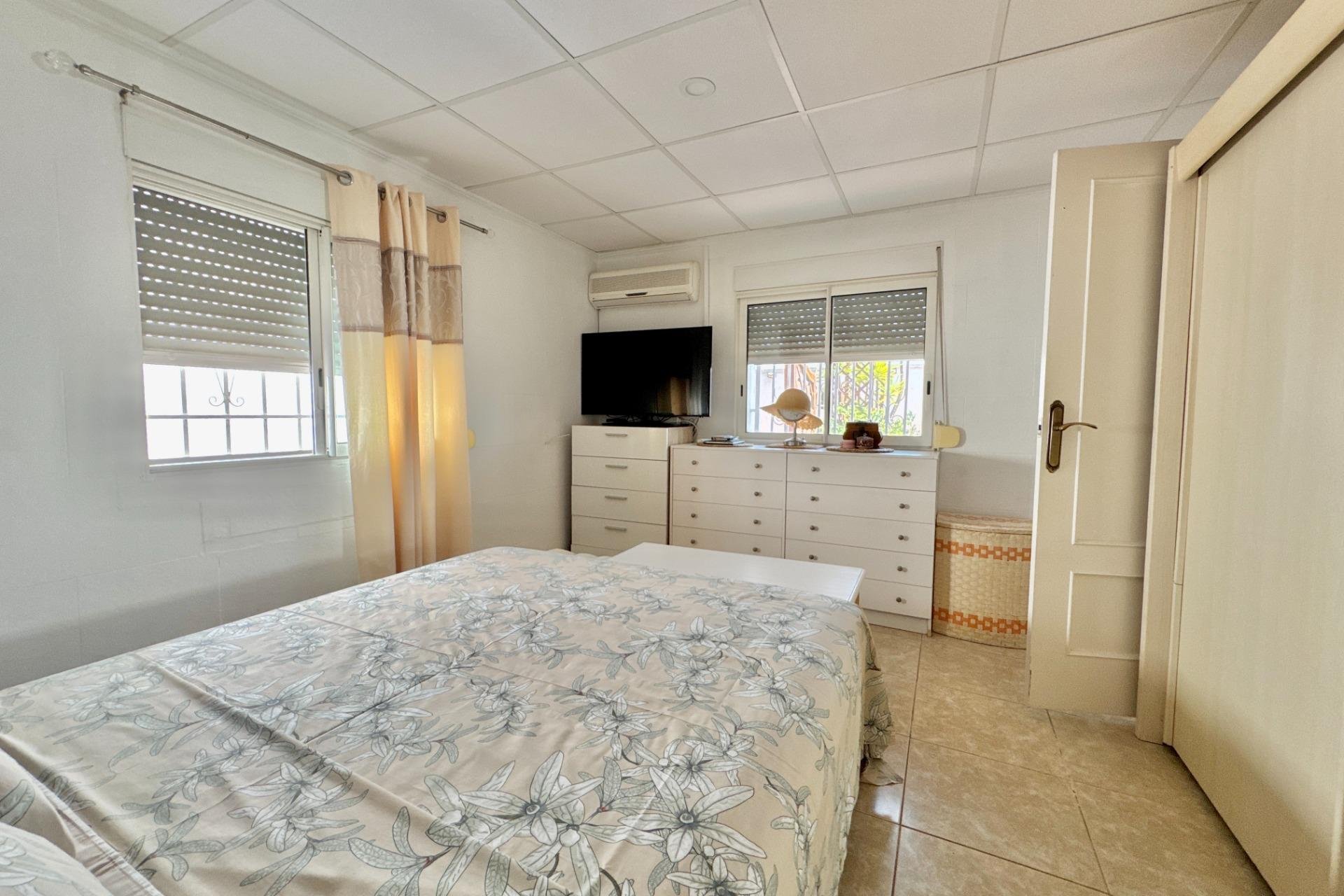 Resale - Villa -
Dolores - Comunidad Valenciana