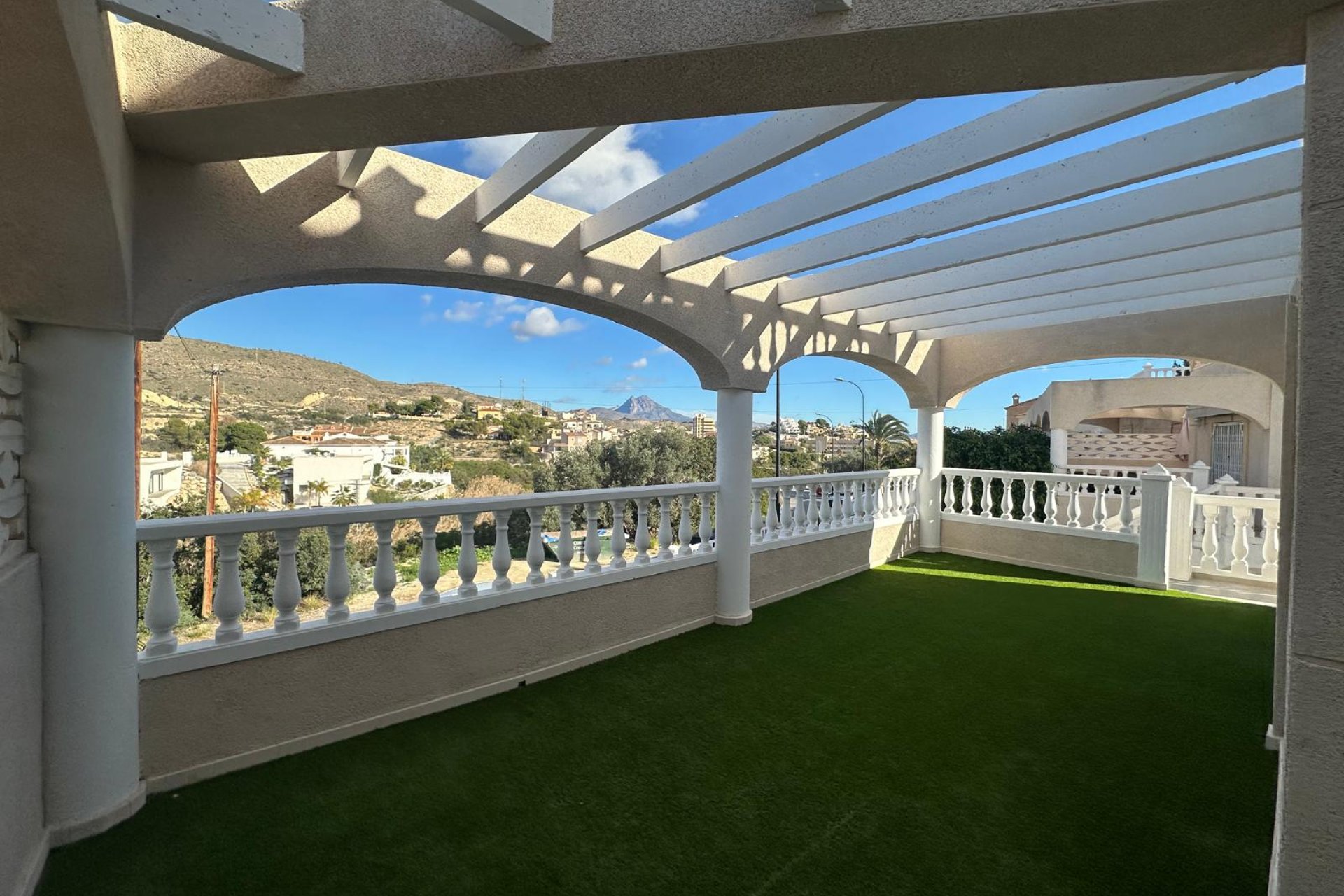 Resale - Villa -
El Campello - Costa Blanca