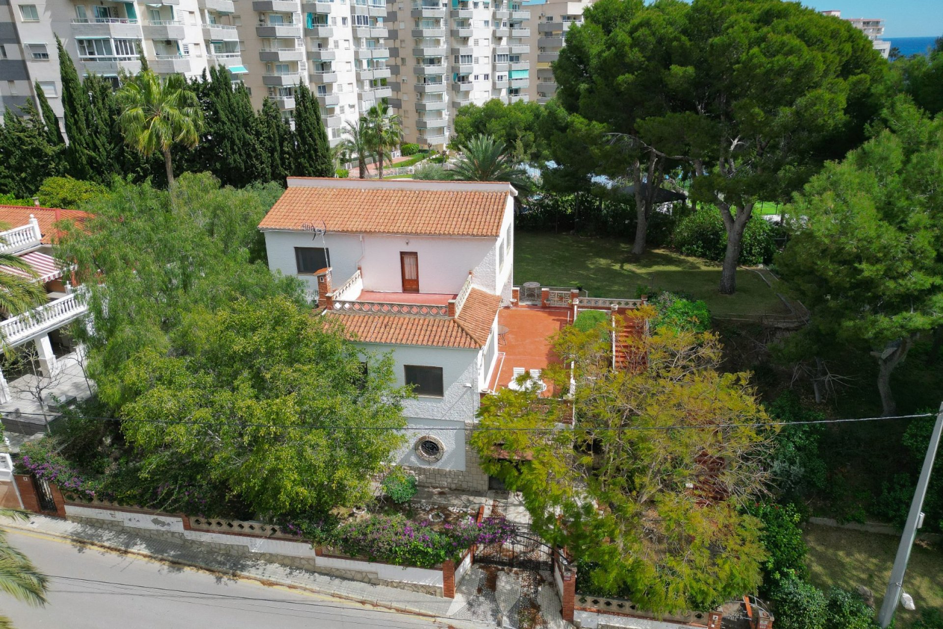 Resale - Villa -
El Campello - Costa Blanca