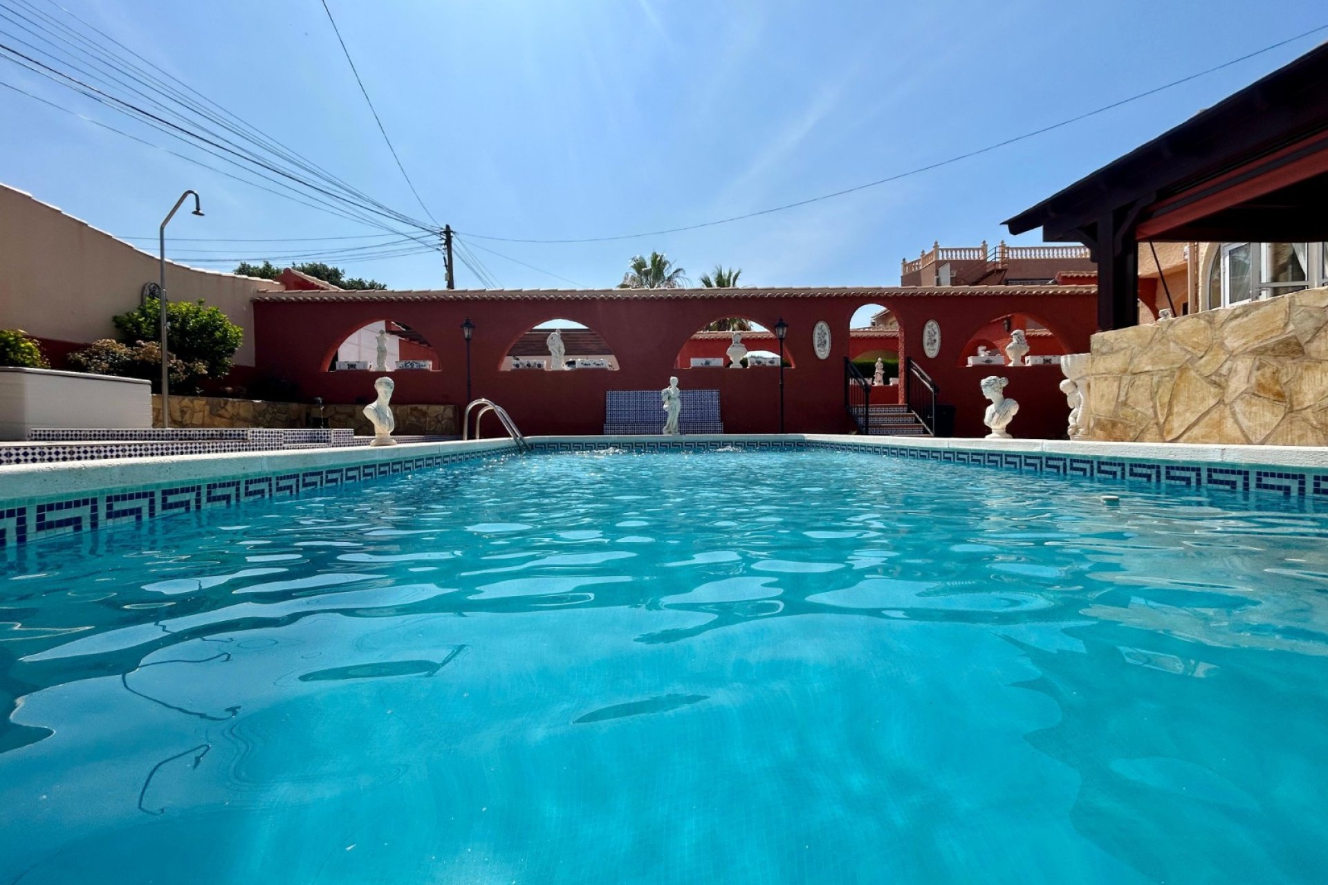 Resale - Villa -
El Chaparral - Inland