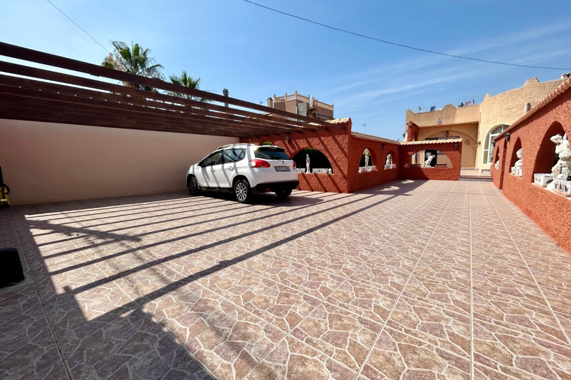 Resale - Villa -
El Chaparral - Inland