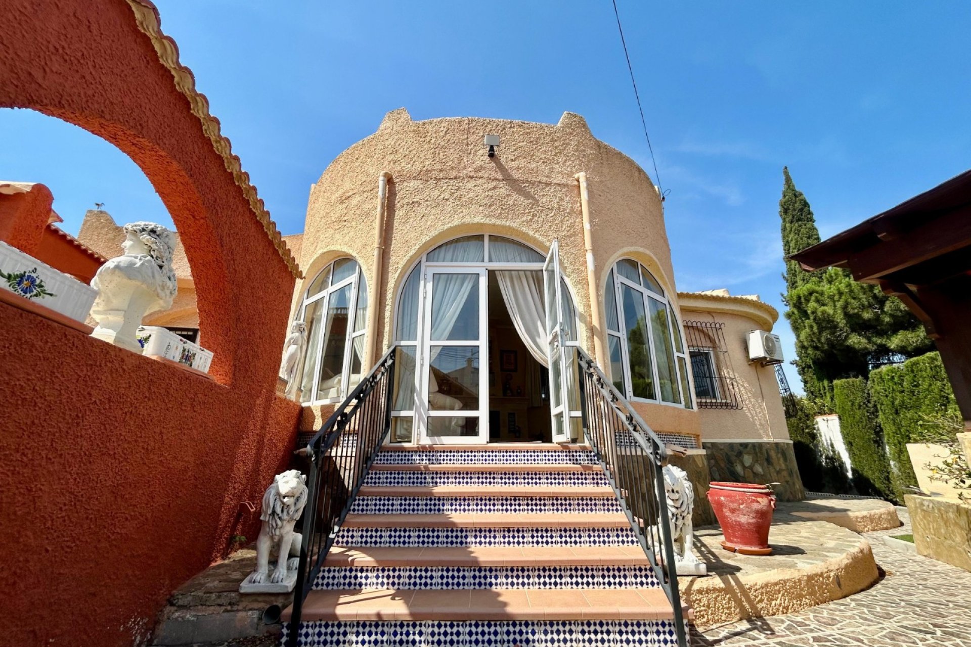 Resale - Villa -
El Chaparral - Inland