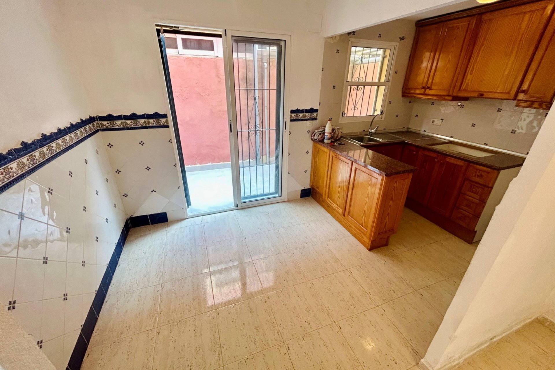 Resale - Villa -
El Chaparral - Inland