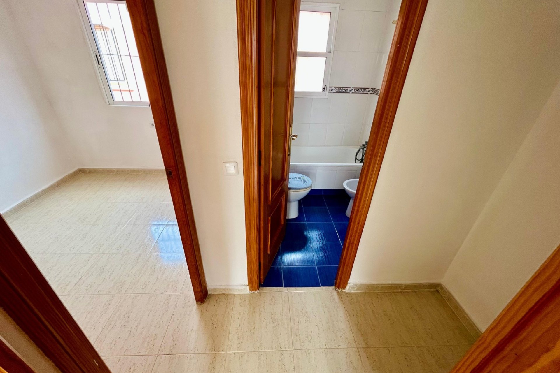 Resale - Villa -
El Chaparral - Inland