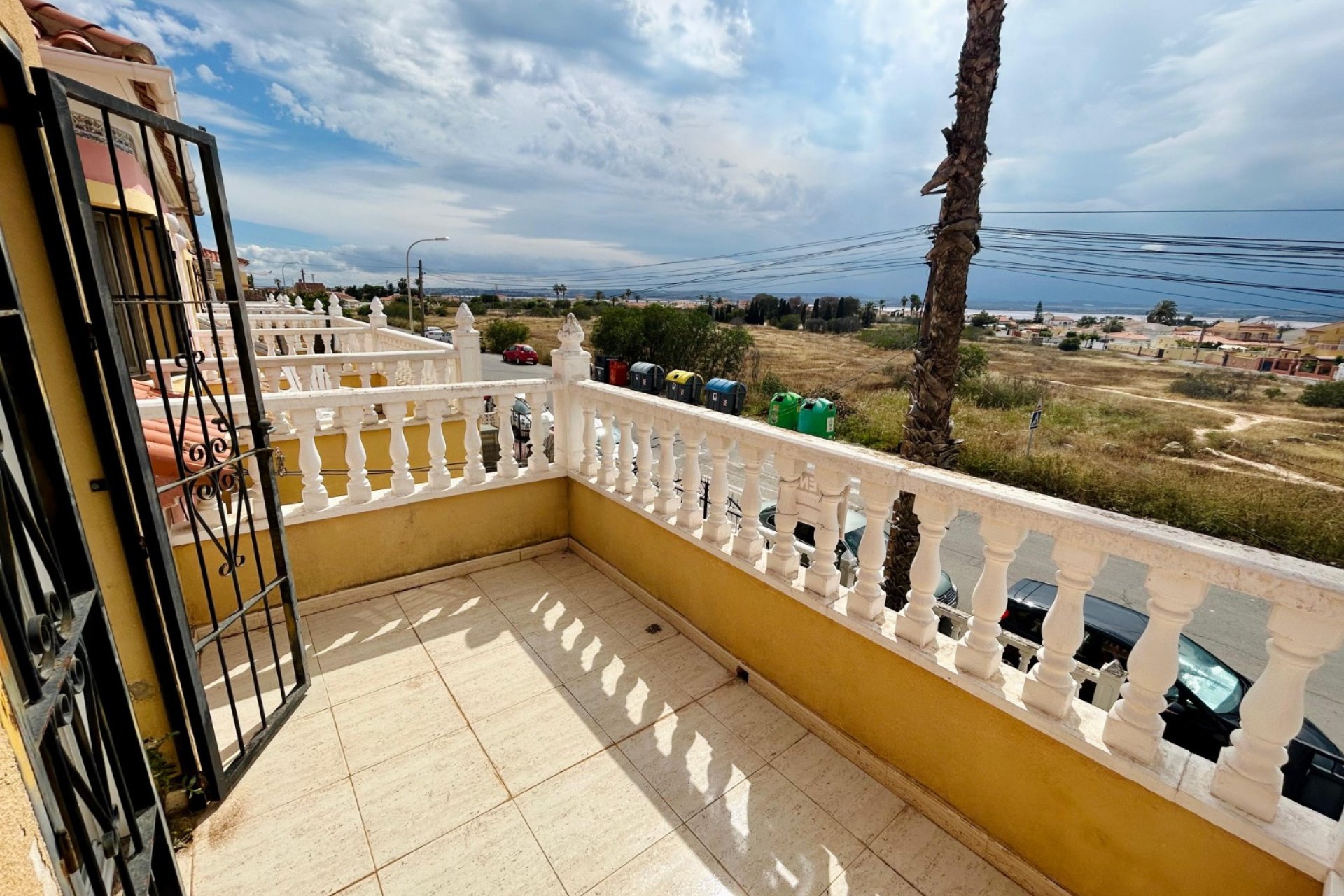 Resale - Villa -
El Chaparral - Inland