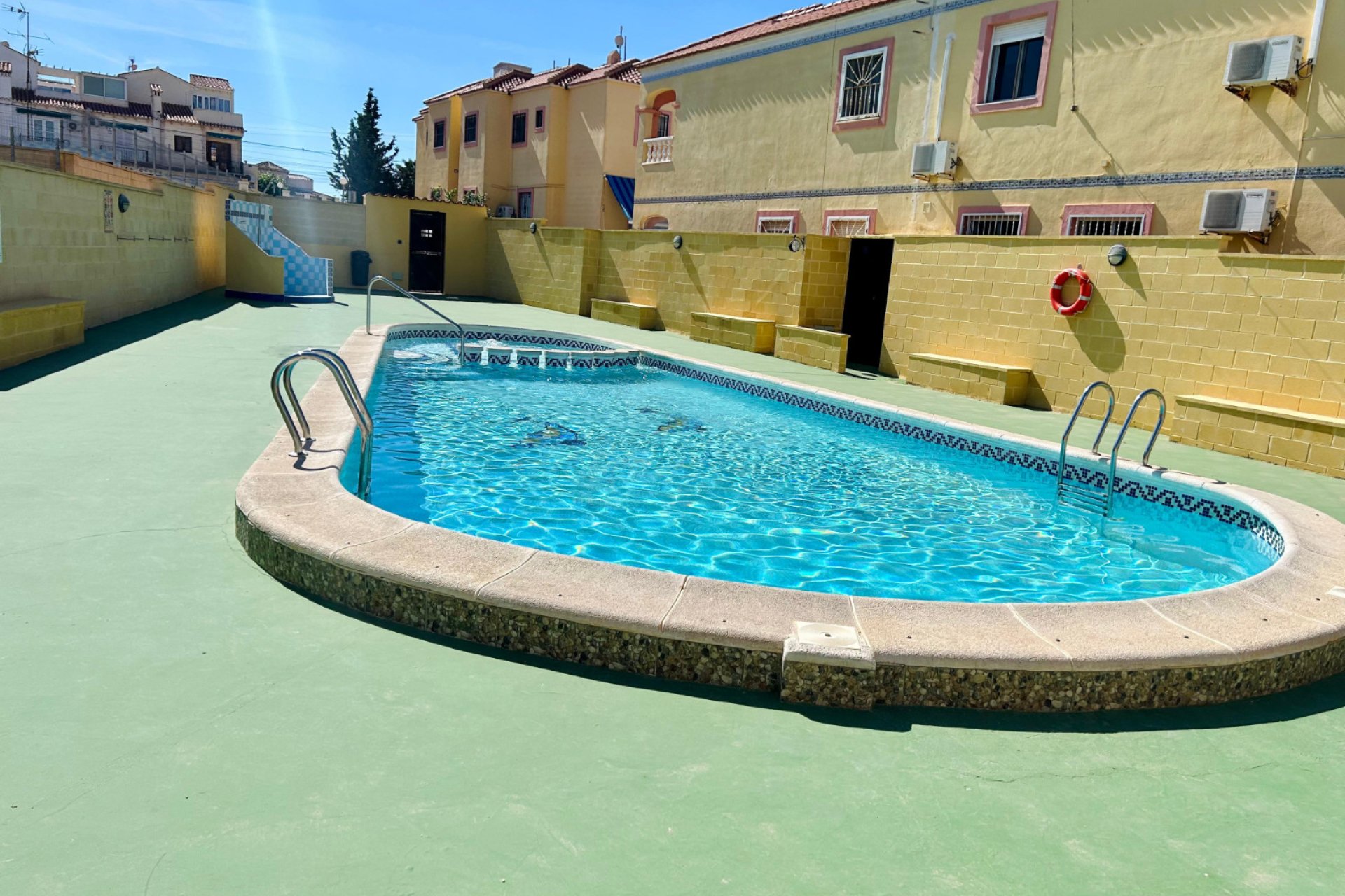 Resale - Villa -
El Chaparral - Inland