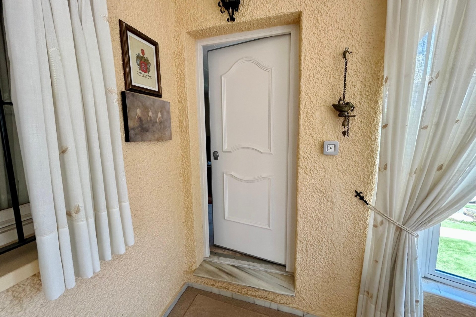 Resale - Villa -
El Chaparral - Inland