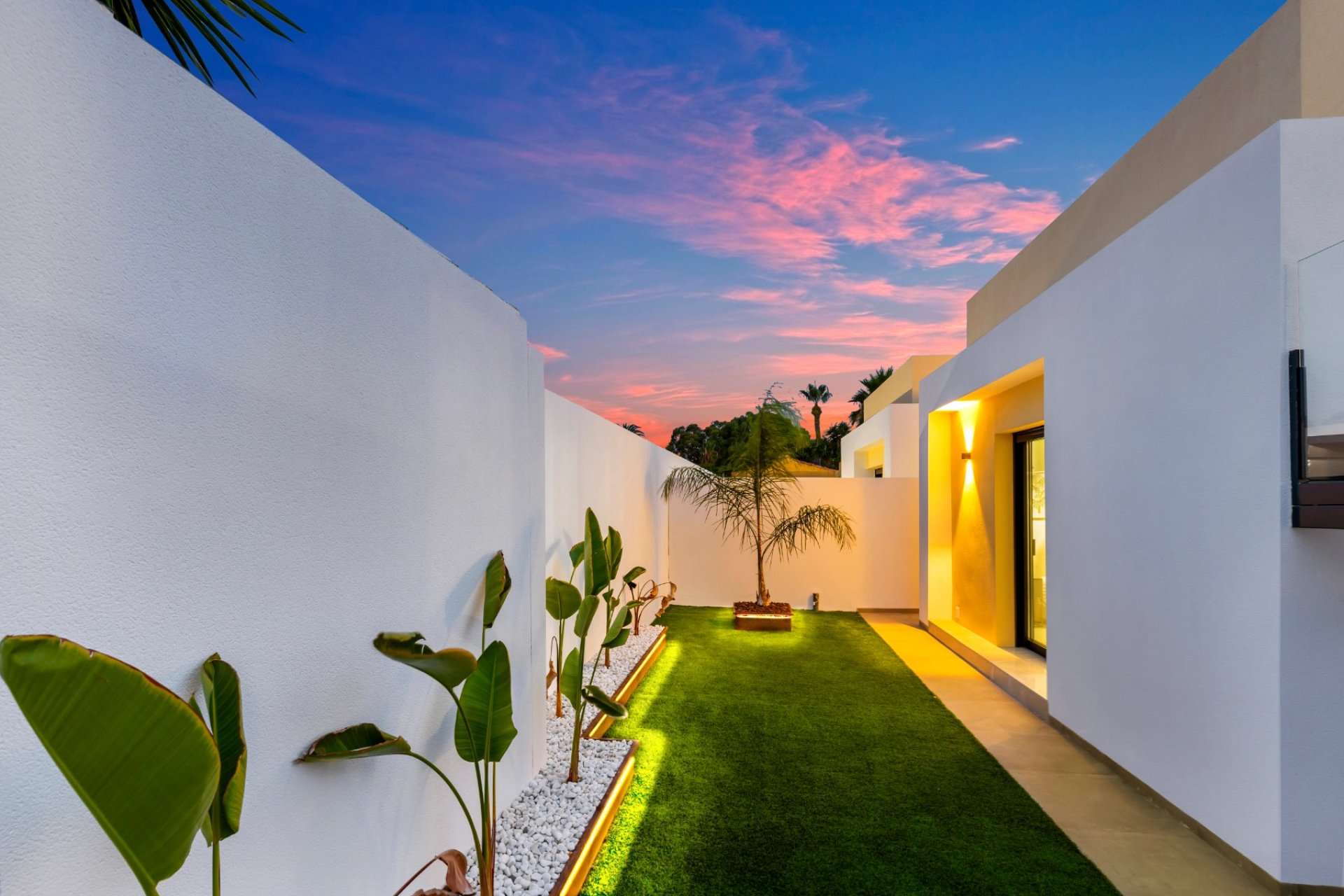 Resale - Villa -
El Chaparral - Inland