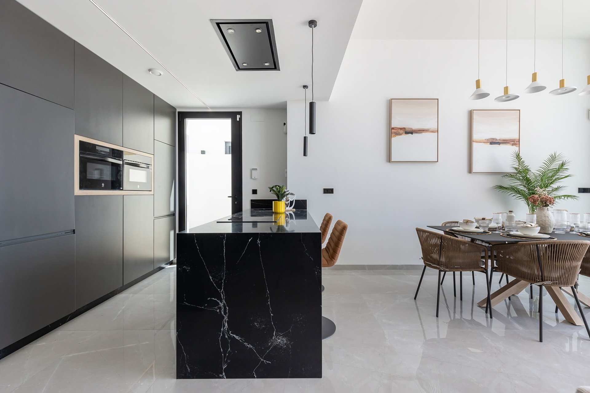 Resale - Villa -
El Chaparral - Inland