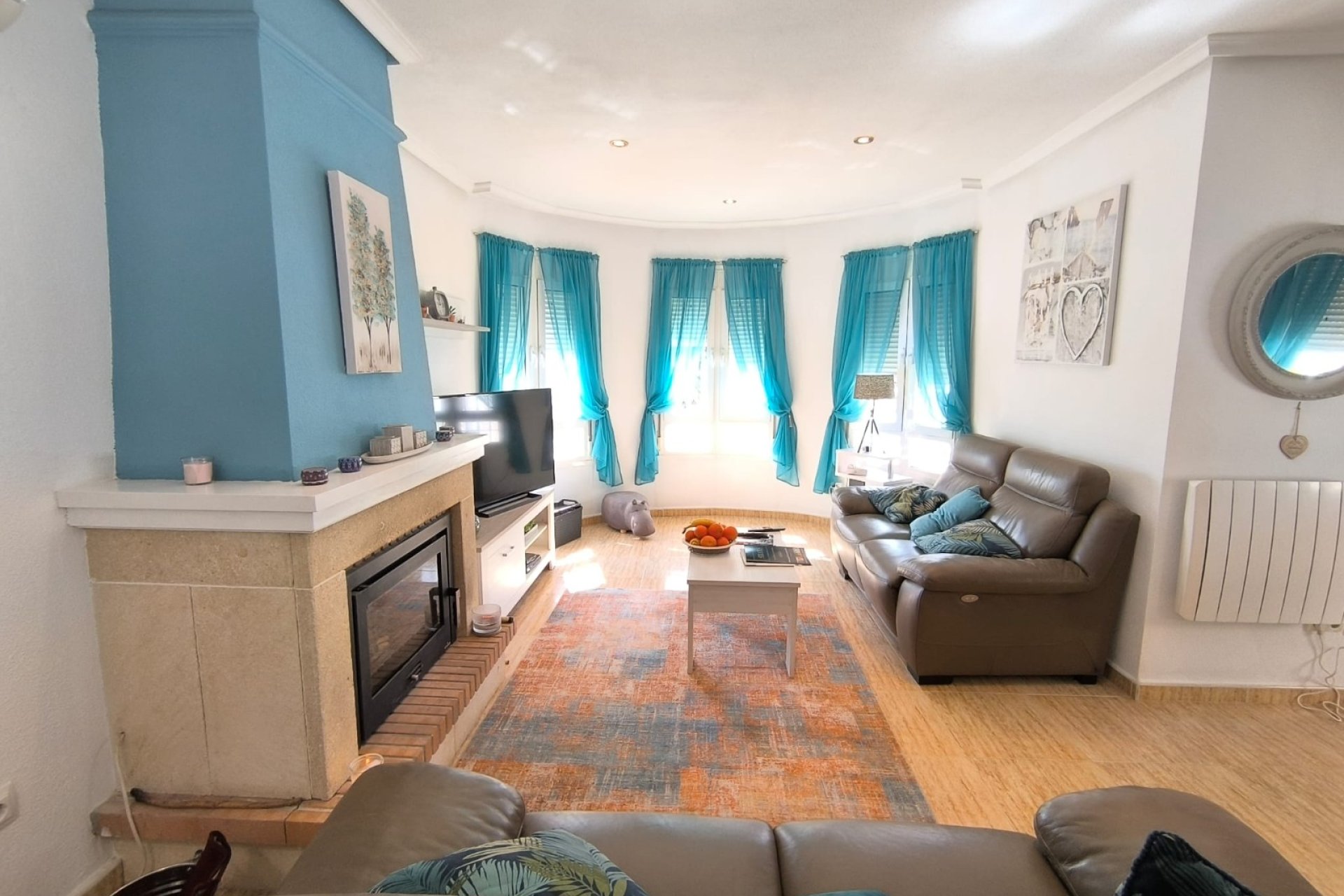 Resale - Villa -
El Raso - Costa Blanca