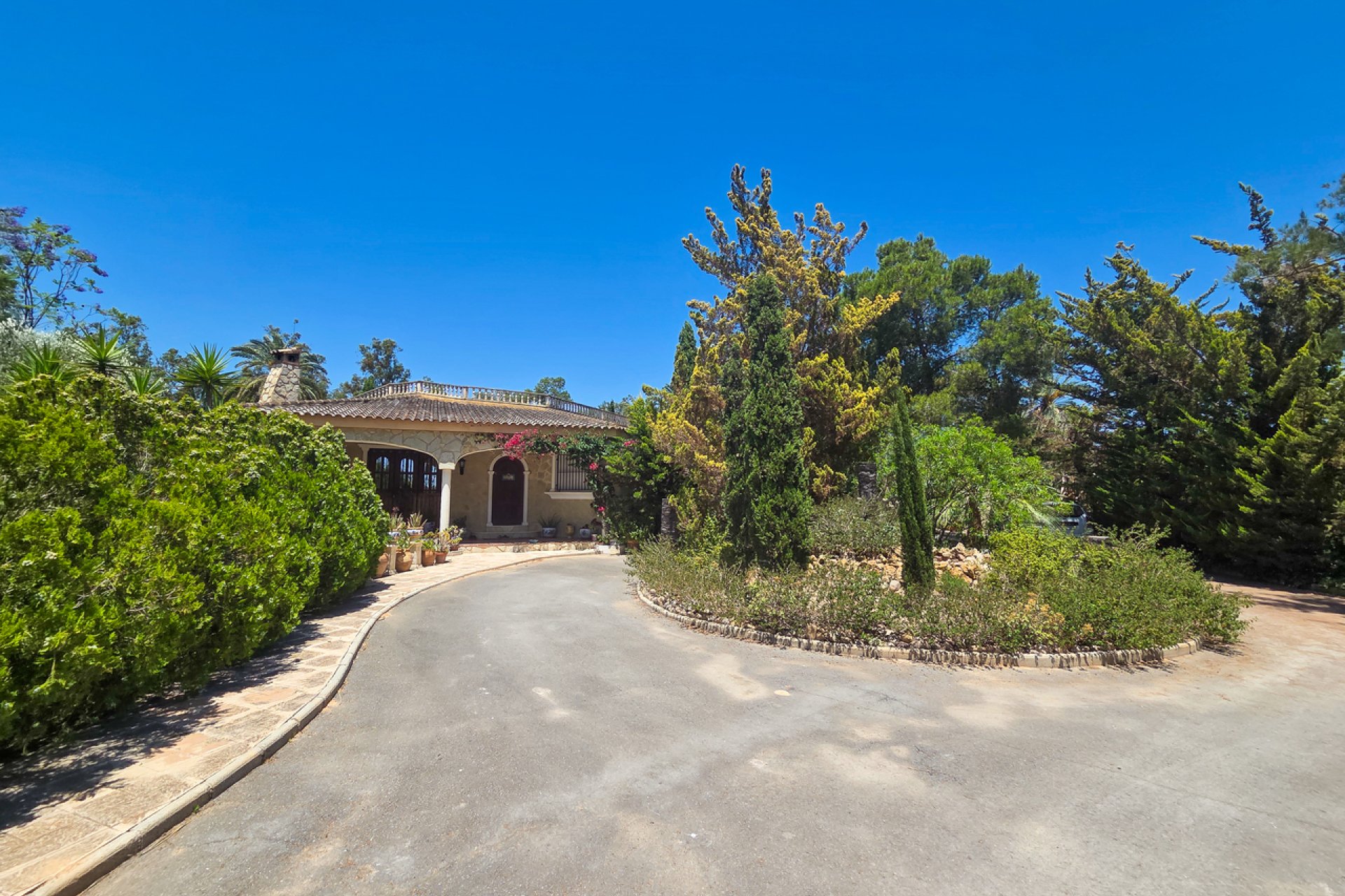 Resale - Villa -
Elche - Costa Blanca